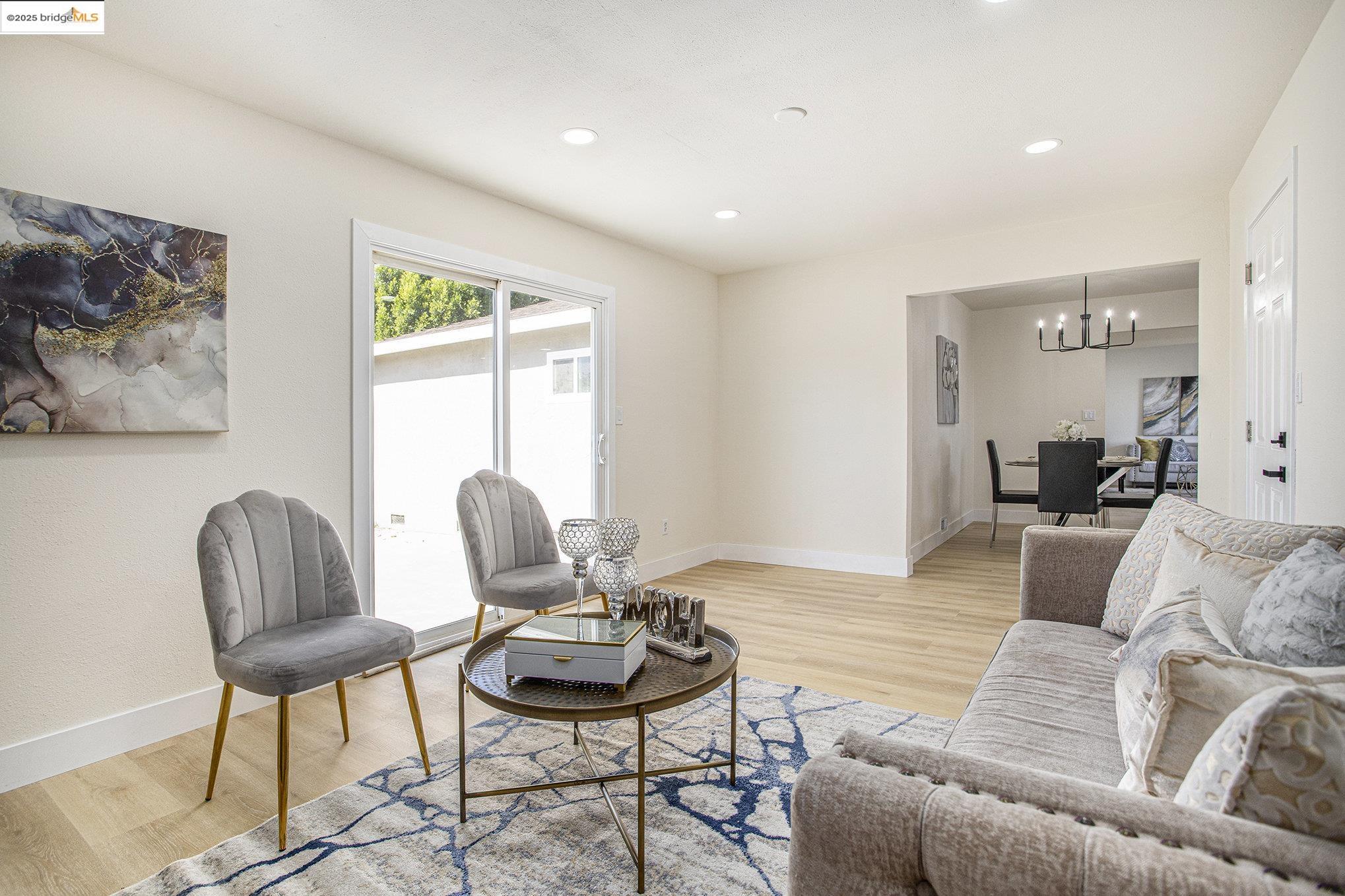 Detail Gallery Image 9 of 31 For 237 Atherton Ave, Pittsburg,  CA 94565 - 4 Beds | 2 Baths