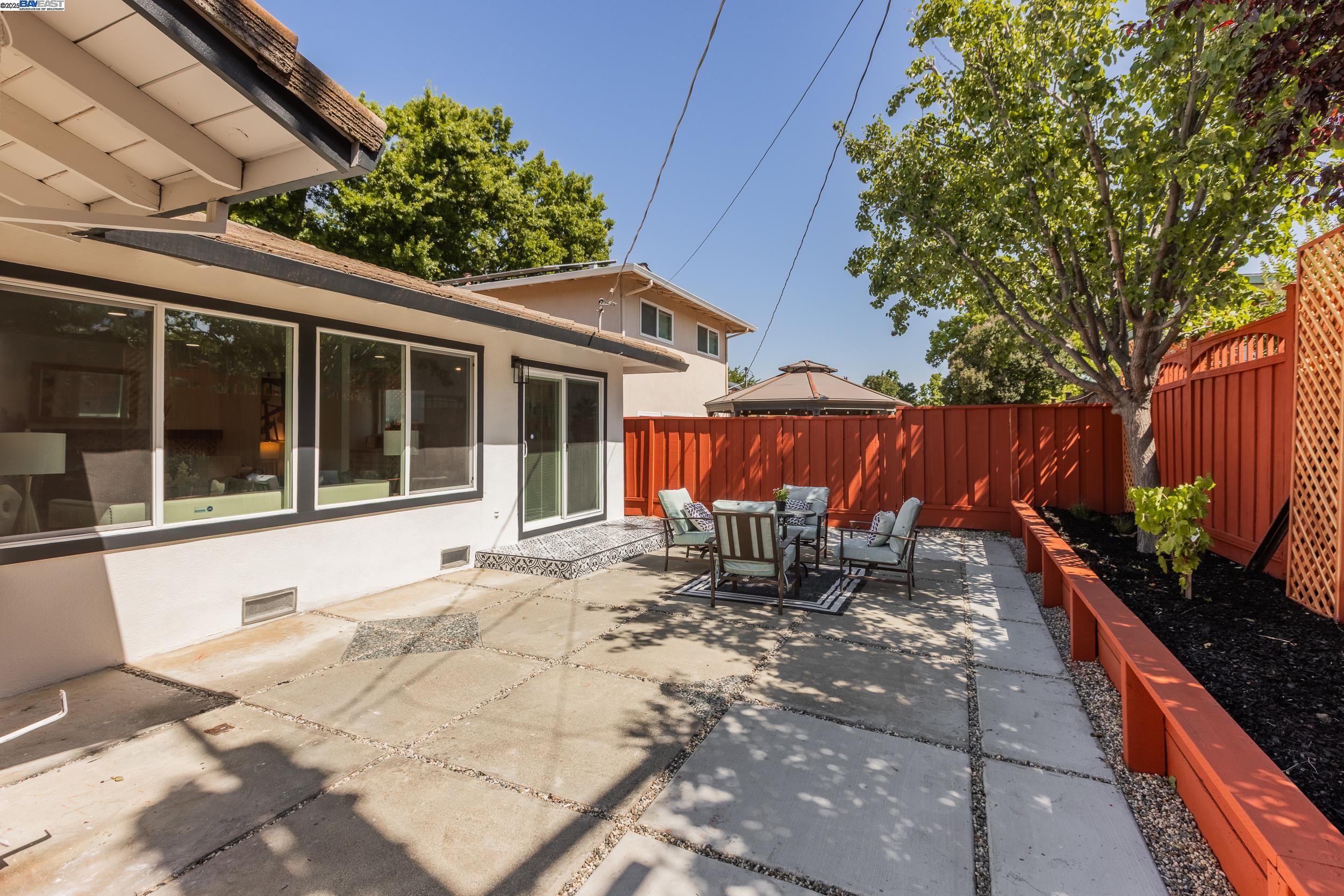 Detail Gallery Image 14 of 60 For 1330 Juliet Ct, Livermore,  CA 94550 - 4 Beds | 2 Baths