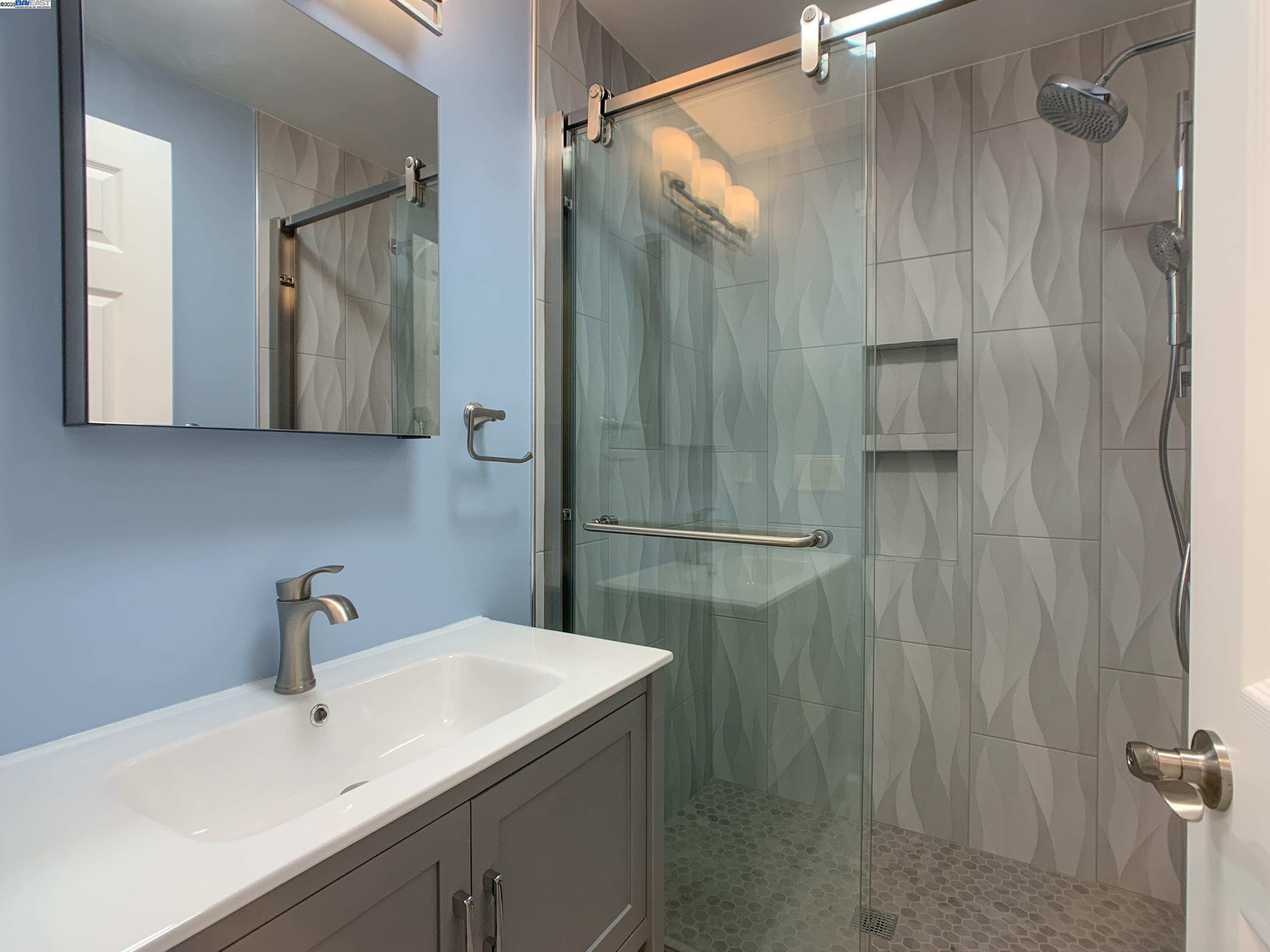 Detail Gallery Image 10 of 32 For 532 Heathcliff Dr, Pacifica,  CA 94044 - 4 Beds | 3/1 Baths