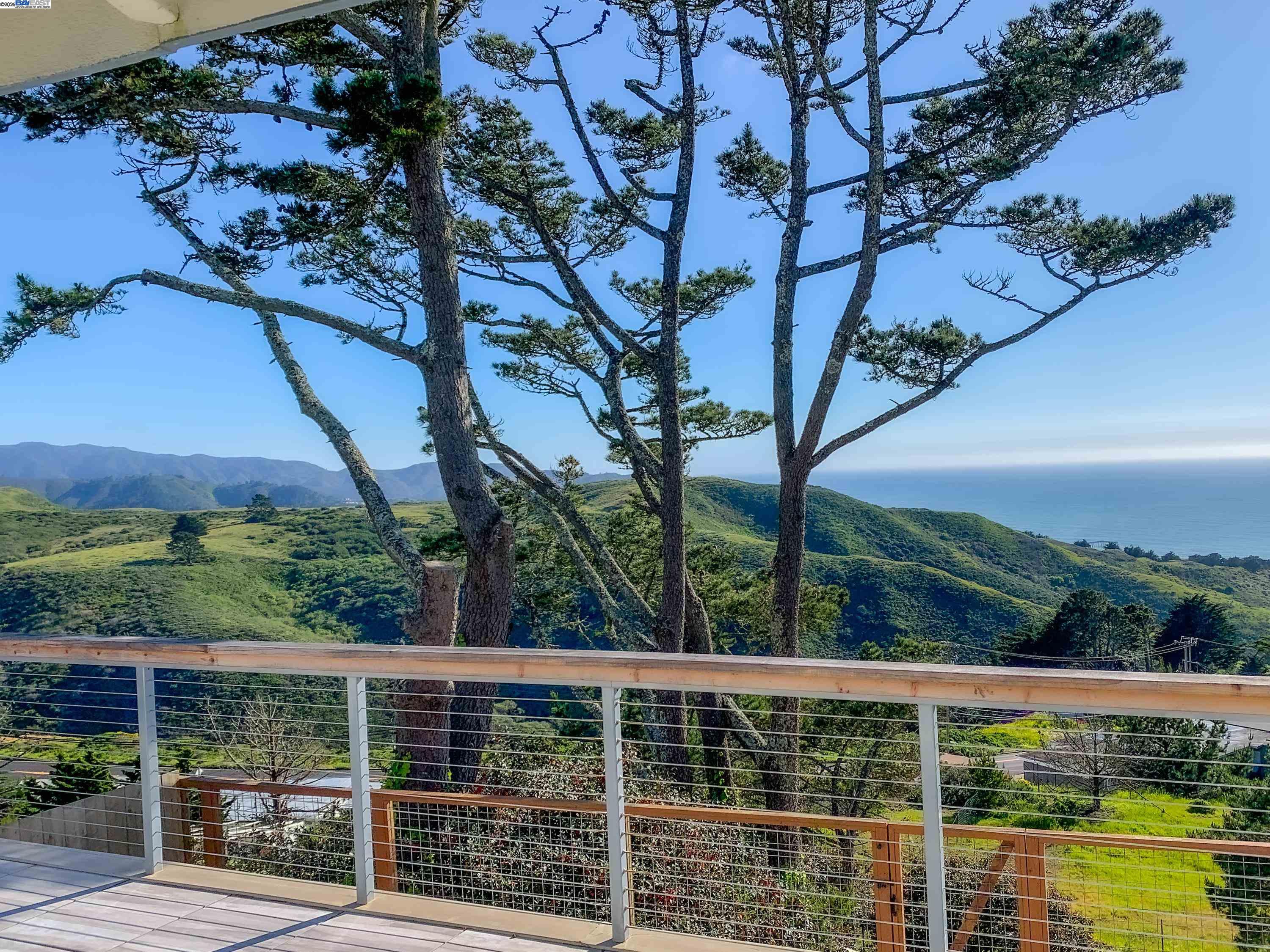 Detail Gallery Image 17 of 32 For 532 Heathcliff Dr, Pacifica,  CA 94044 - 4 Beds | 3/1 Baths