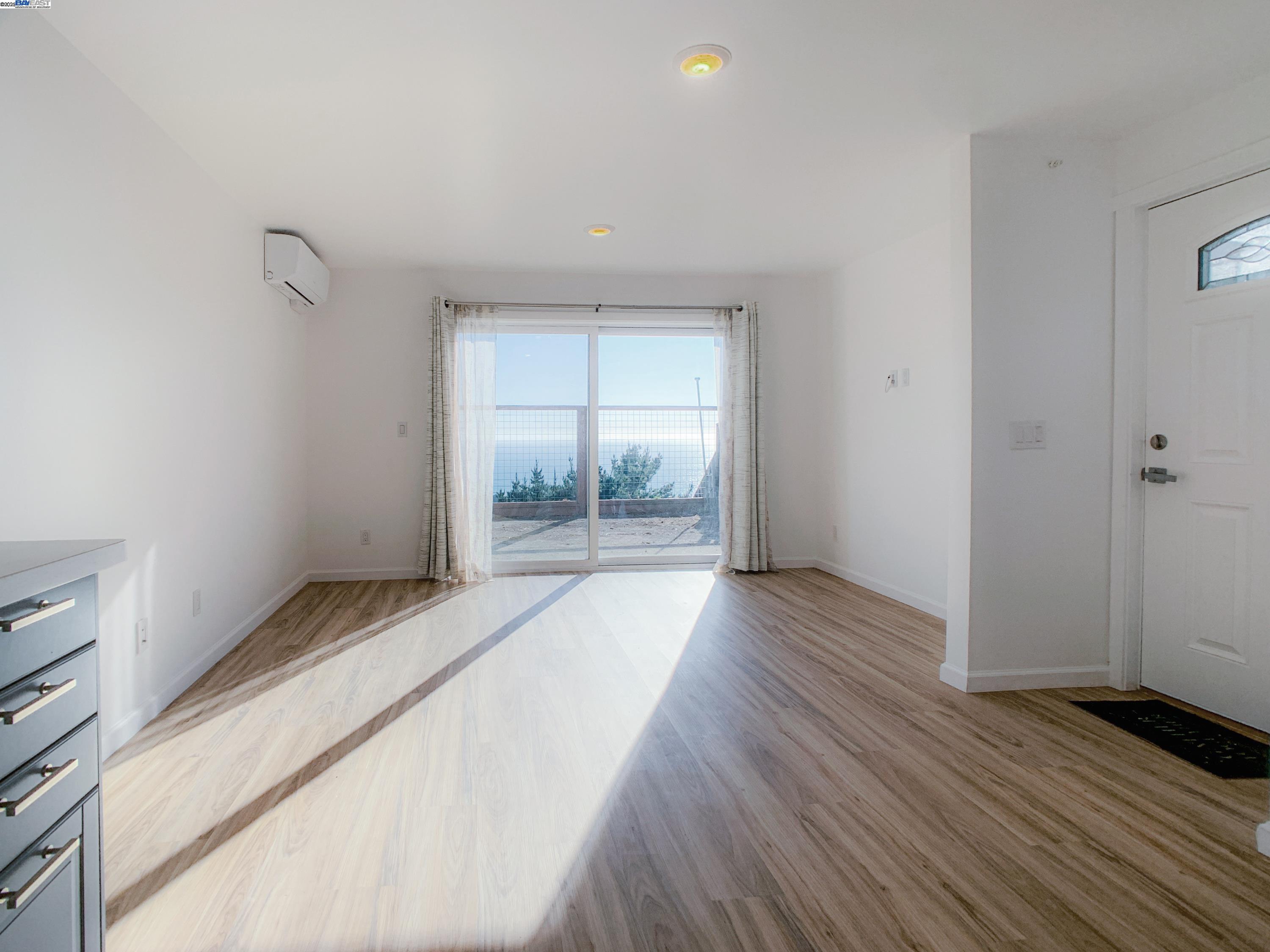 Detail Gallery Image 26 of 32 For 532 Heathcliff Dr, Pacifica,  CA 94044 - 4 Beds | 3/1 Baths