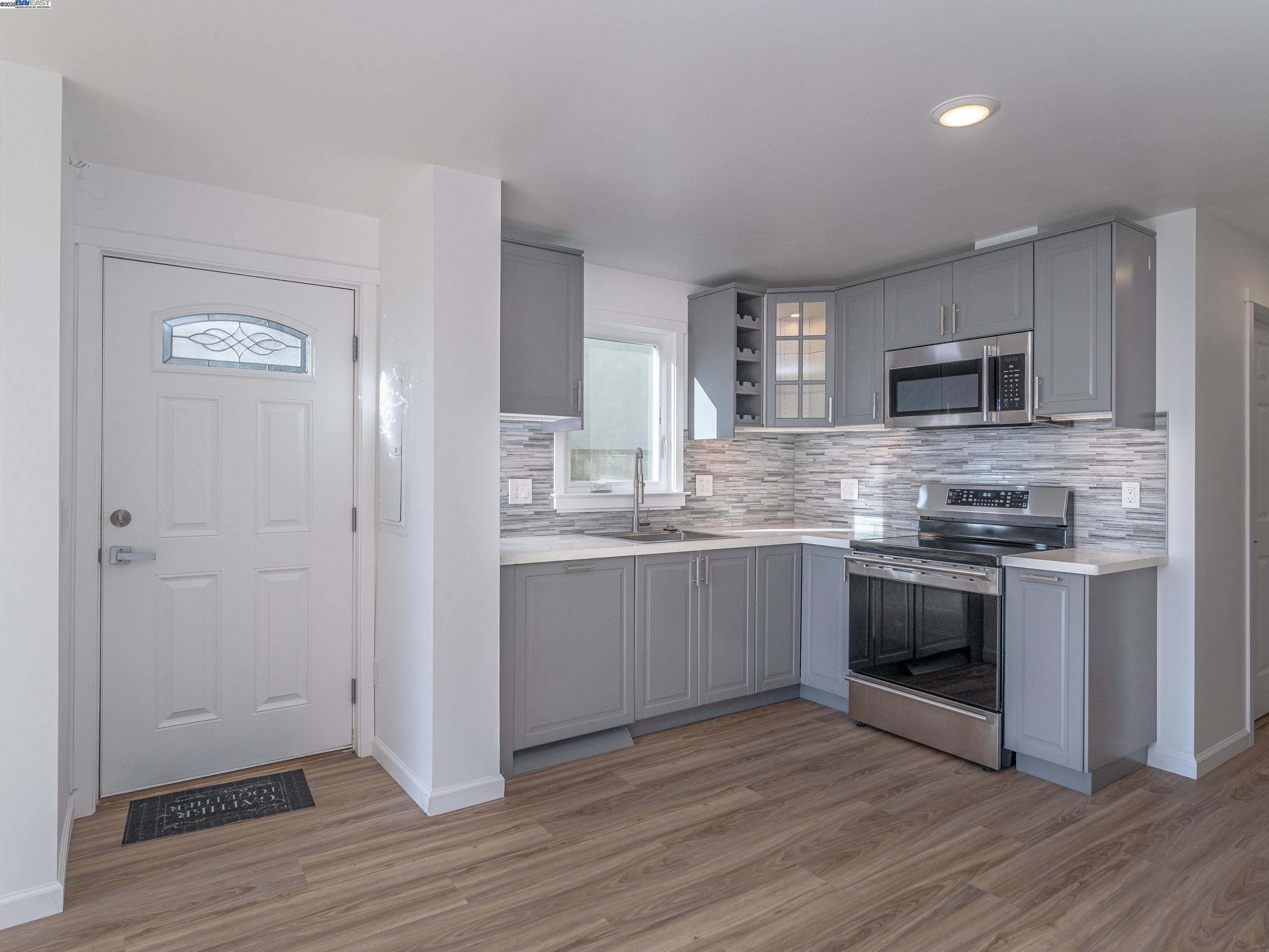 Detail Gallery Image 27 of 32 For 532 Heathcliff Dr, Pacifica,  CA 94044 - 4 Beds | 3/1 Baths