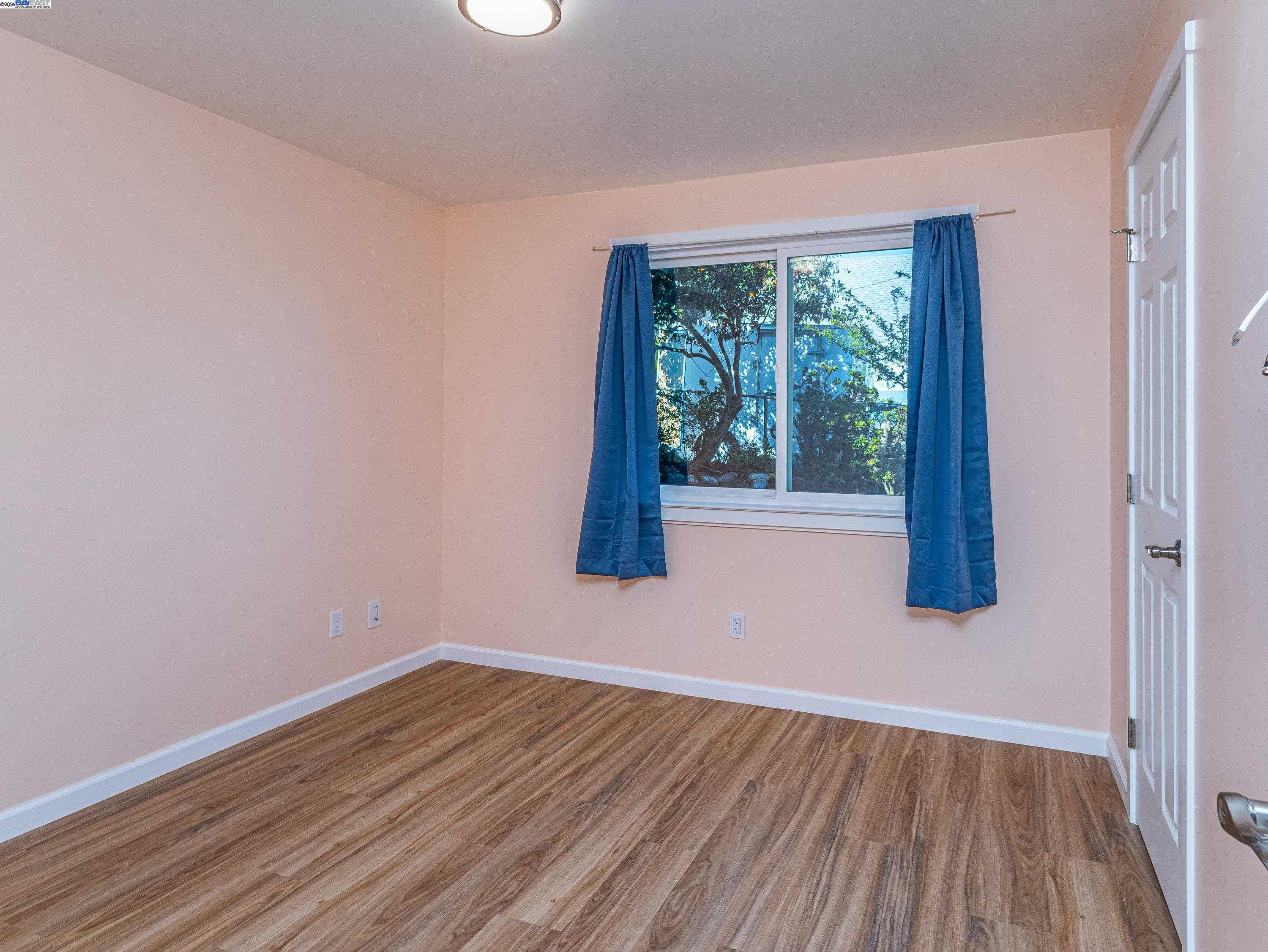 Detail Gallery Image 29 of 32 For 532 Heathcliff Dr, Pacifica,  CA 94044 - 4 Beds | 3/1 Baths