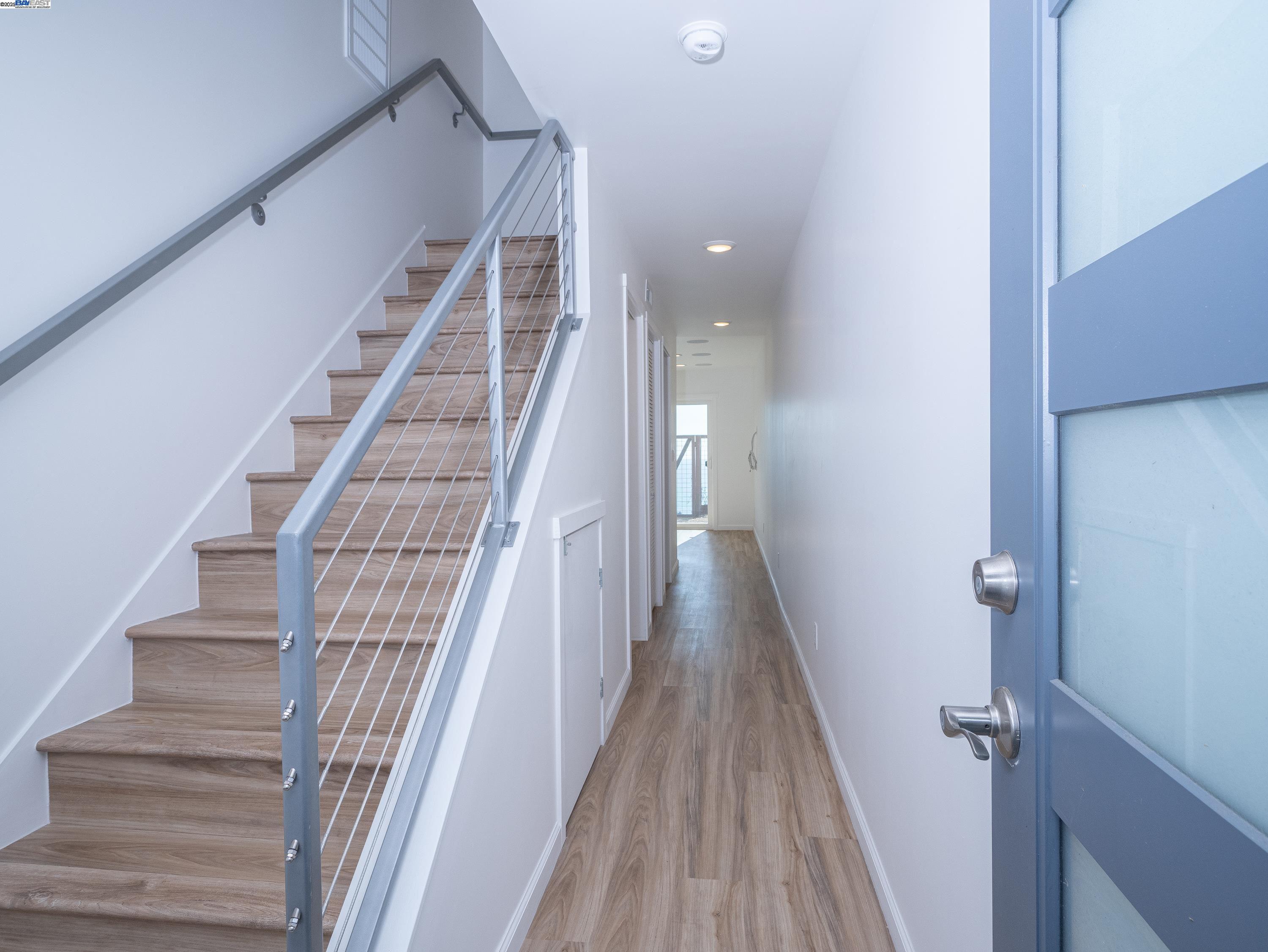 Detail Gallery Image 3 of 32 For 532 Heathcliff Dr, Pacifica,  CA 94044 - 4 Beds | 3/1 Baths
