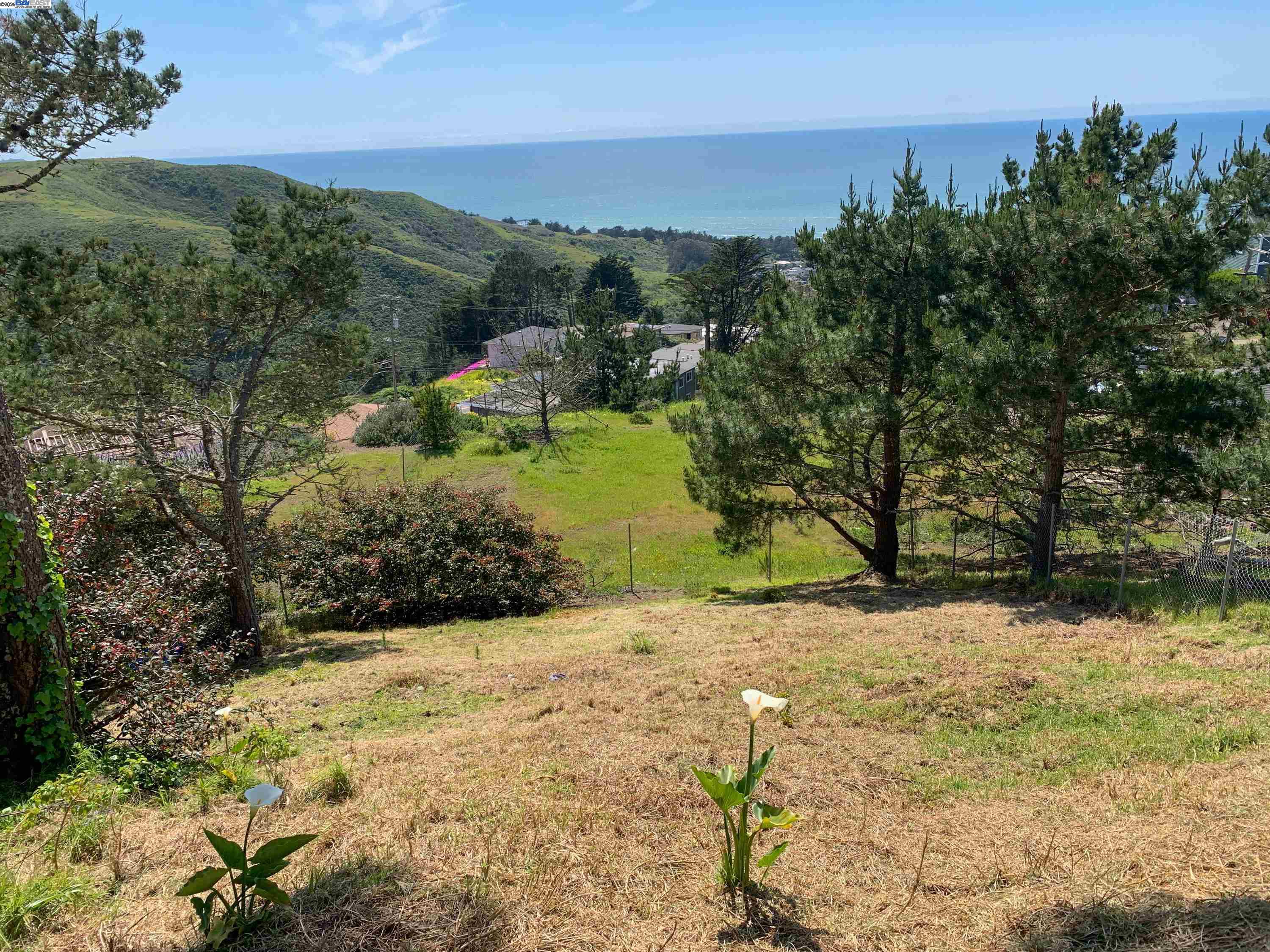 Detail Gallery Image 32 of 32 For 532 Heathcliff Dr, Pacifica,  CA 94044 - 4 Beds | 3/1 Baths