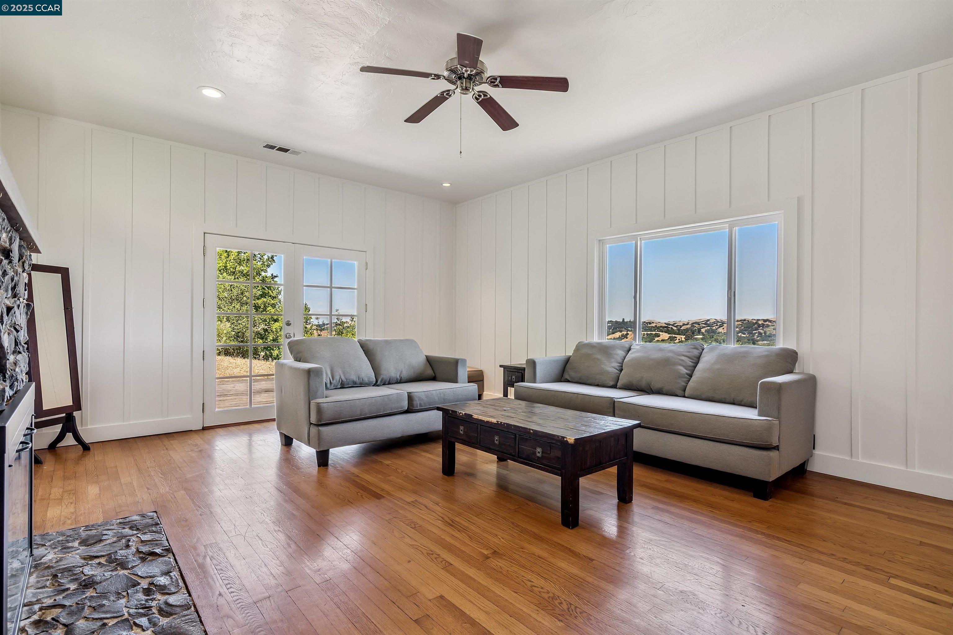 Detail Gallery Image 12 of 59 For 85 La Encinal, Orinda,  CA 94563 - 2 Beds | 1/1 Baths