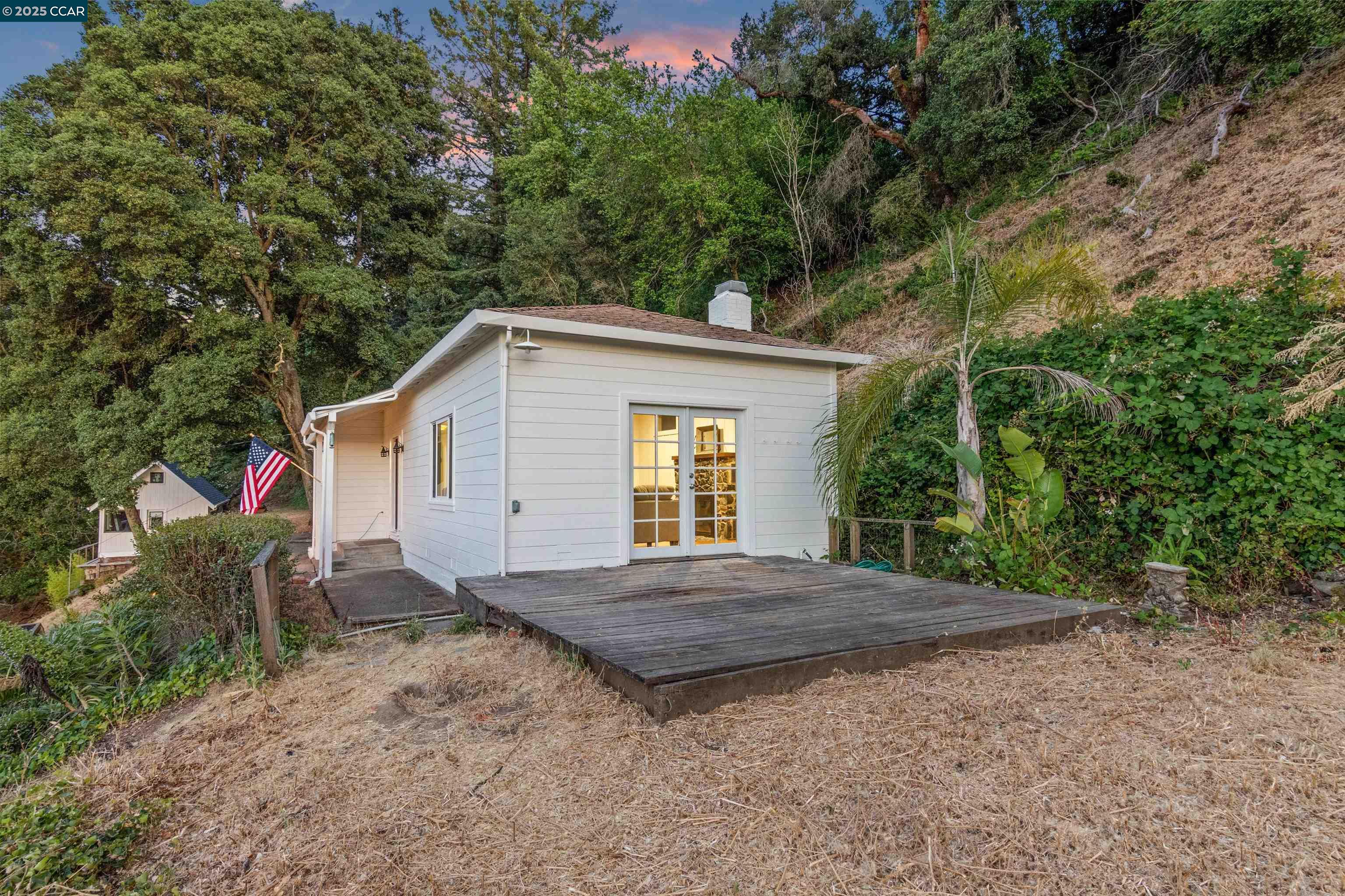 Detail Gallery Image 16 of 59 For 85 La Encinal, Orinda,  CA 94563 - 2 Beds | 1/1 Baths