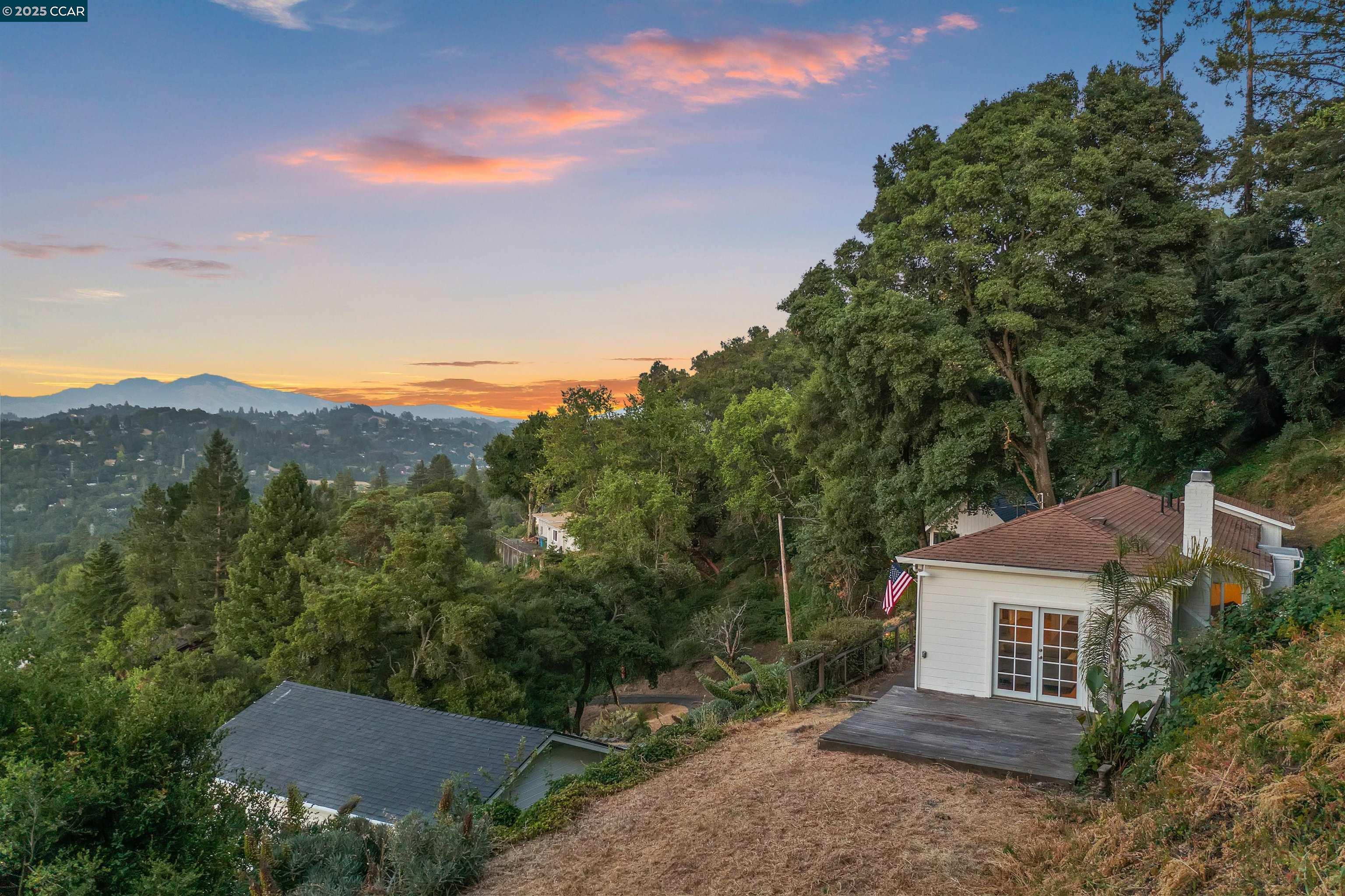 Detail Gallery Image 18 of 59 For 85 La Encinal, Orinda,  CA 94563 - 2 Beds | 1/1 Baths