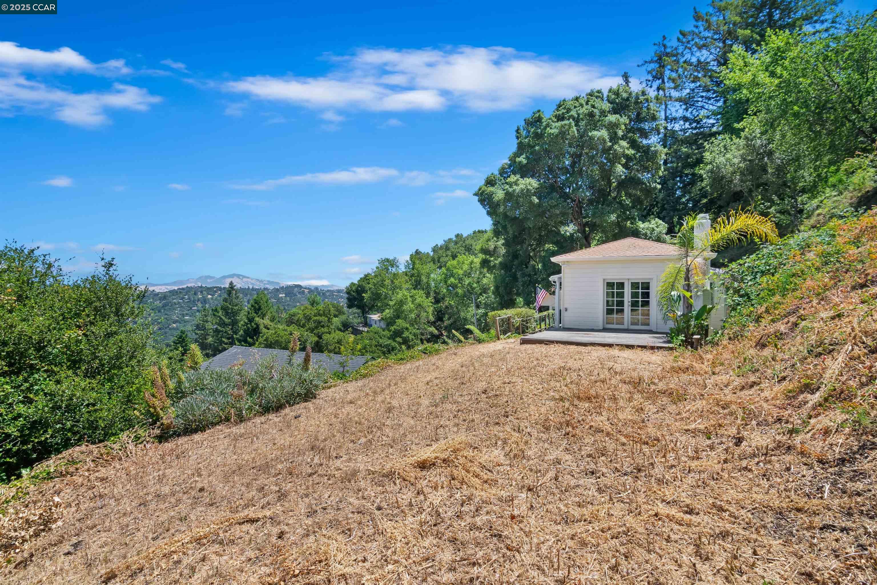 Detail Gallery Image 20 of 59 For 85 La Encinal, Orinda,  CA 94563 - 2 Beds | 1/1 Baths