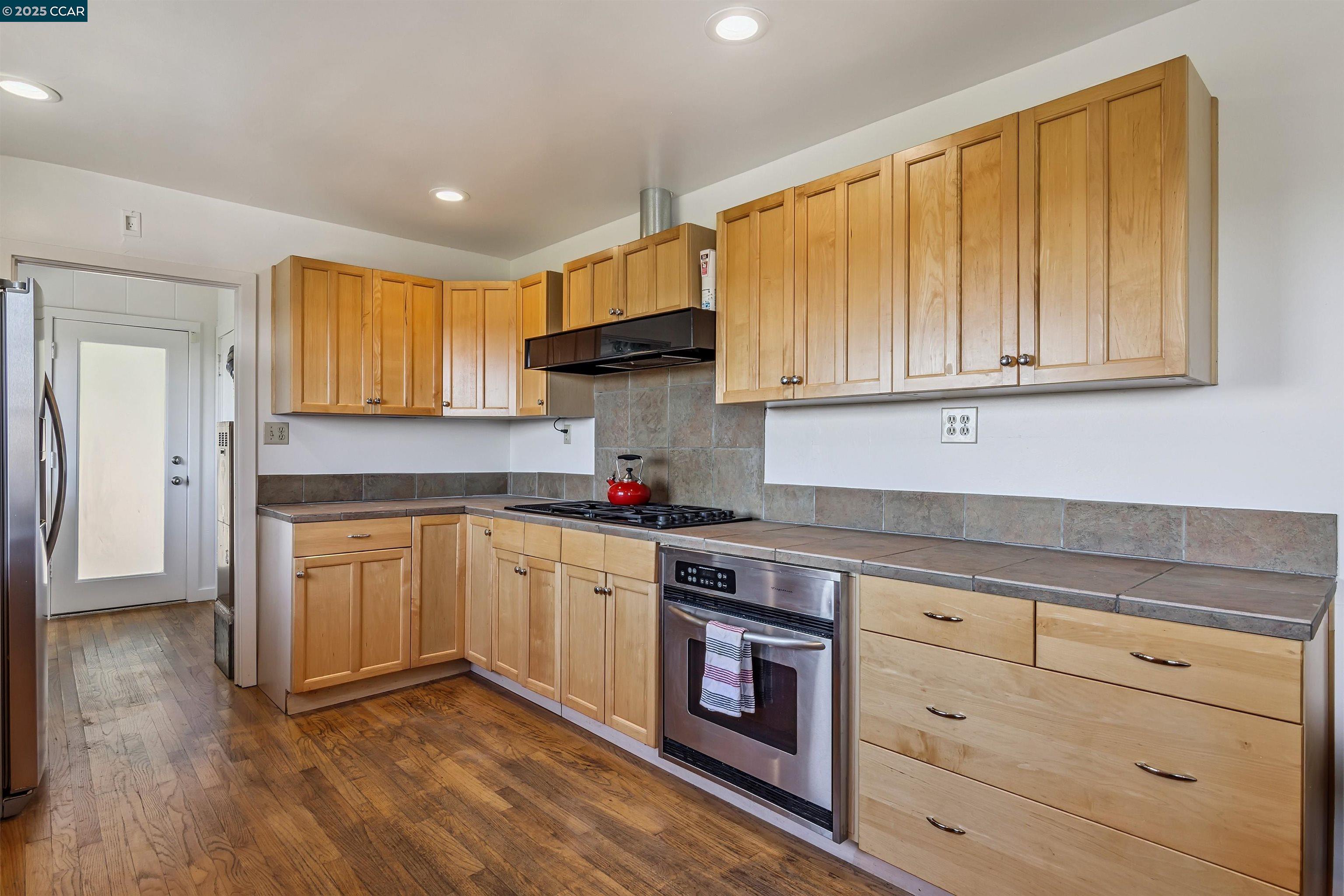 Detail Gallery Image 24 of 59 For 85 La Encinal, Orinda,  CA 94563 - 2 Beds | 1/1 Baths