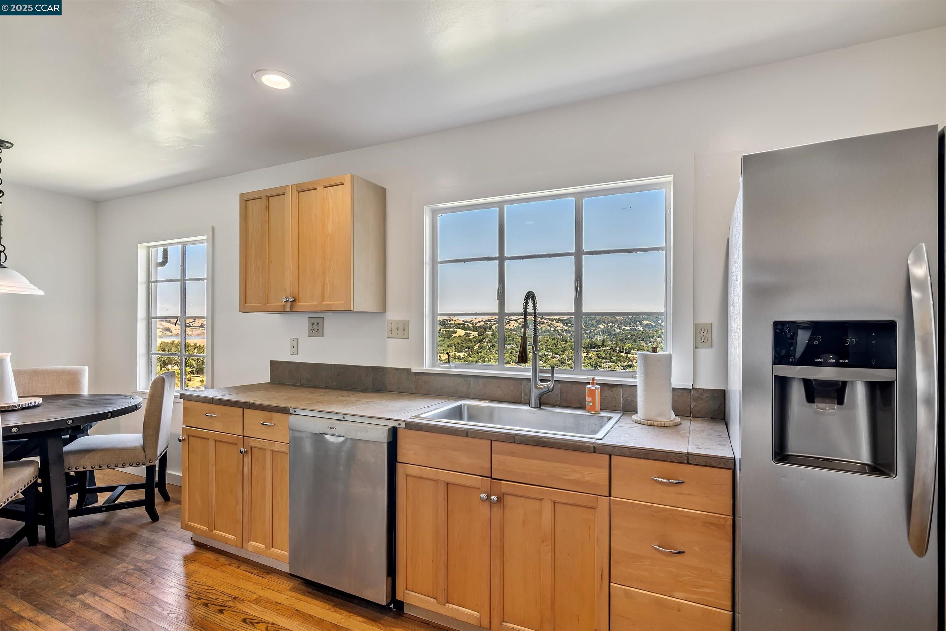 Detail Gallery Image 26 of 59 For 85 La Encinal, Orinda,  CA 94563 - 2 Beds | 1/1 Baths
