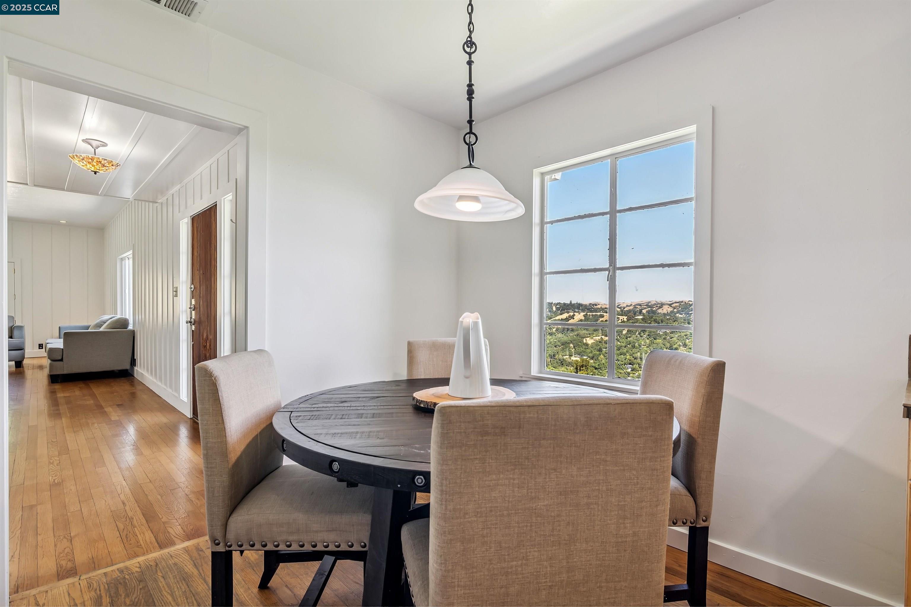 Detail Gallery Image 28 of 59 For 85 La Encinal, Orinda,  CA 94563 - 2 Beds | 1/1 Baths