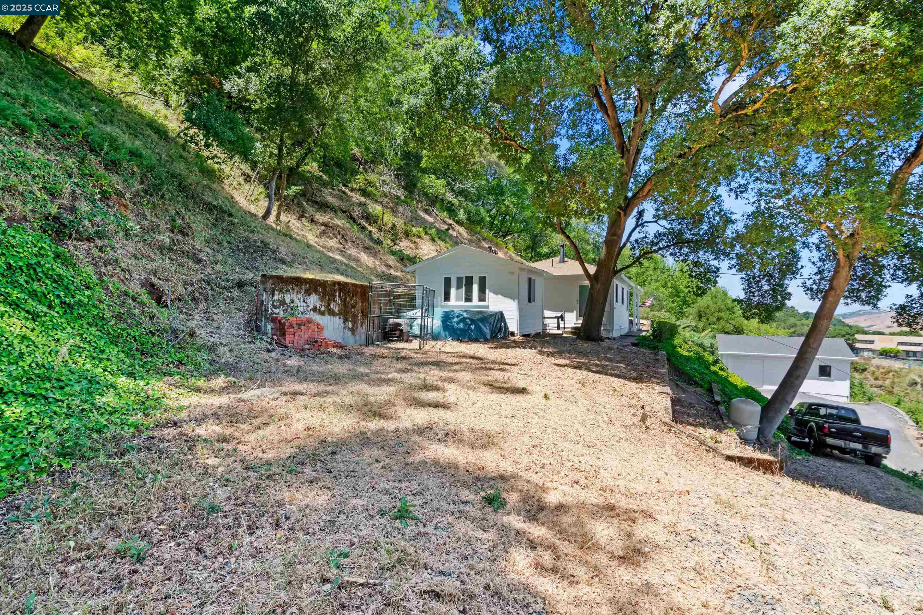 Detail Gallery Image 44 of 59 For 85 La Encinal, Orinda,  CA 94563 - 2 Beds | 1/1 Baths