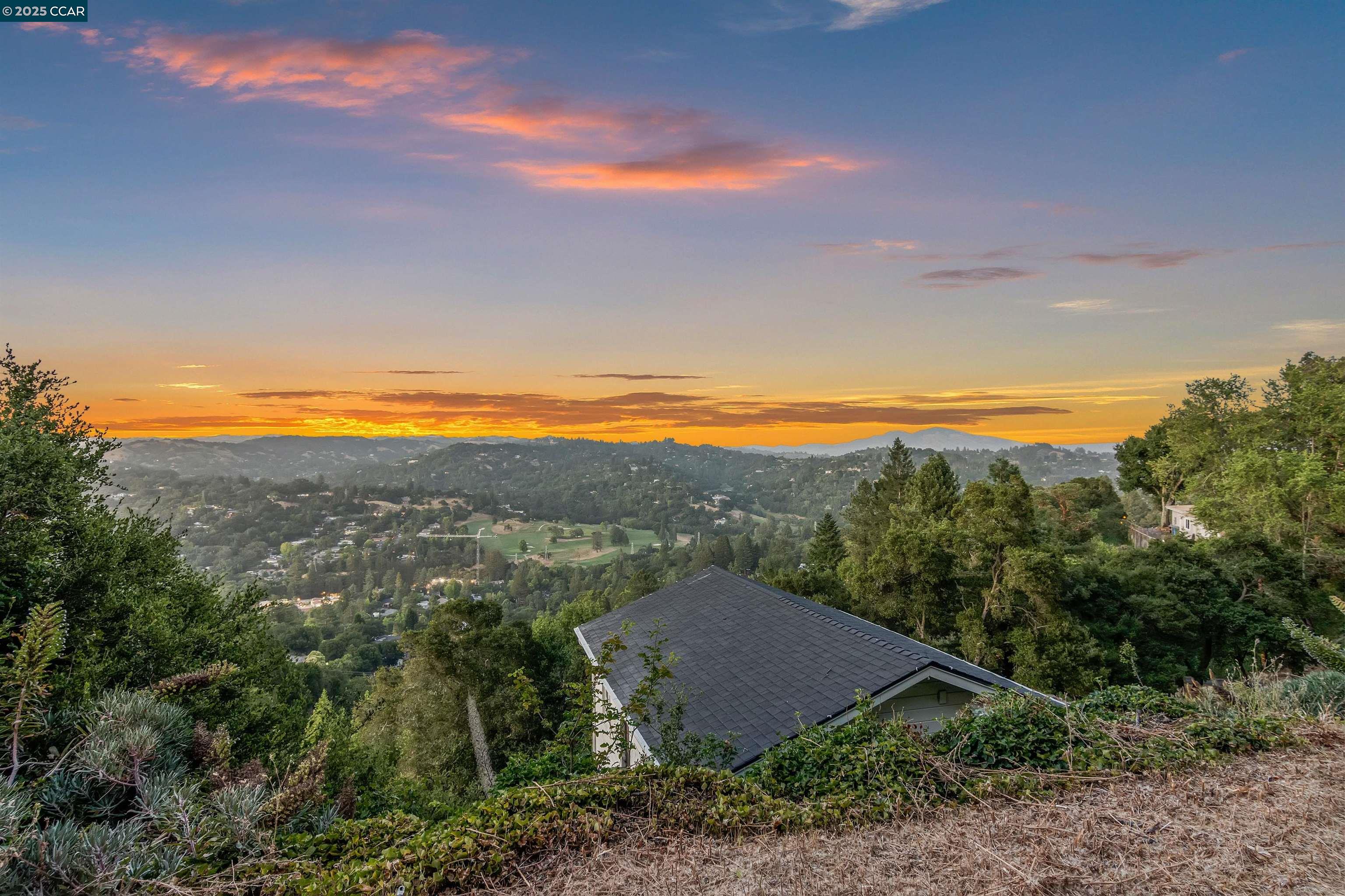 Detail Gallery Image 51 of 59 For 85 La Encinal, Orinda,  CA 94563 - 2 Beds | 1/1 Baths