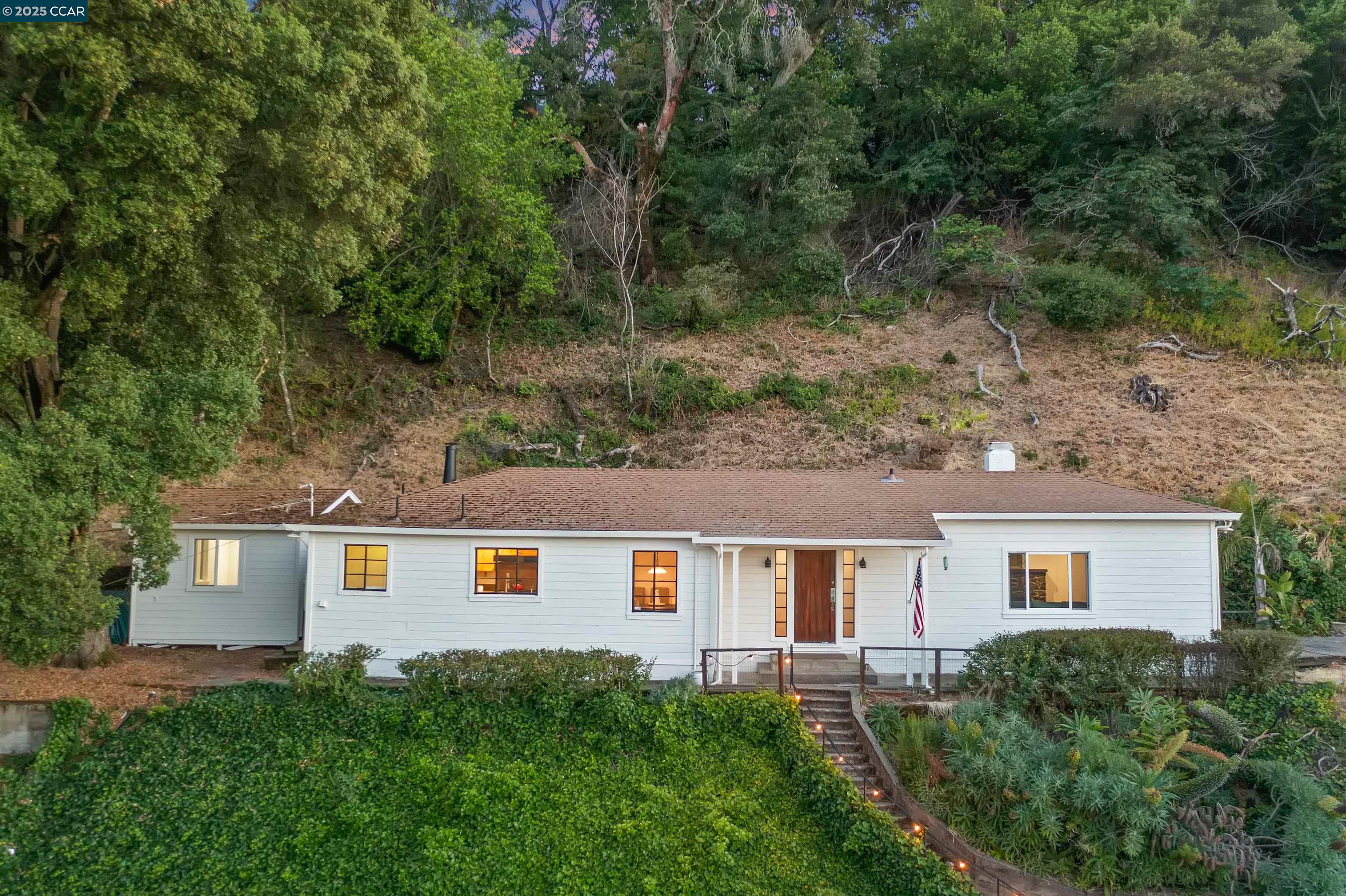 Detail Gallery Image 57 of 59 For 85 La Encinal, Orinda,  CA 94563 - 2 Beds | 1/1 Baths