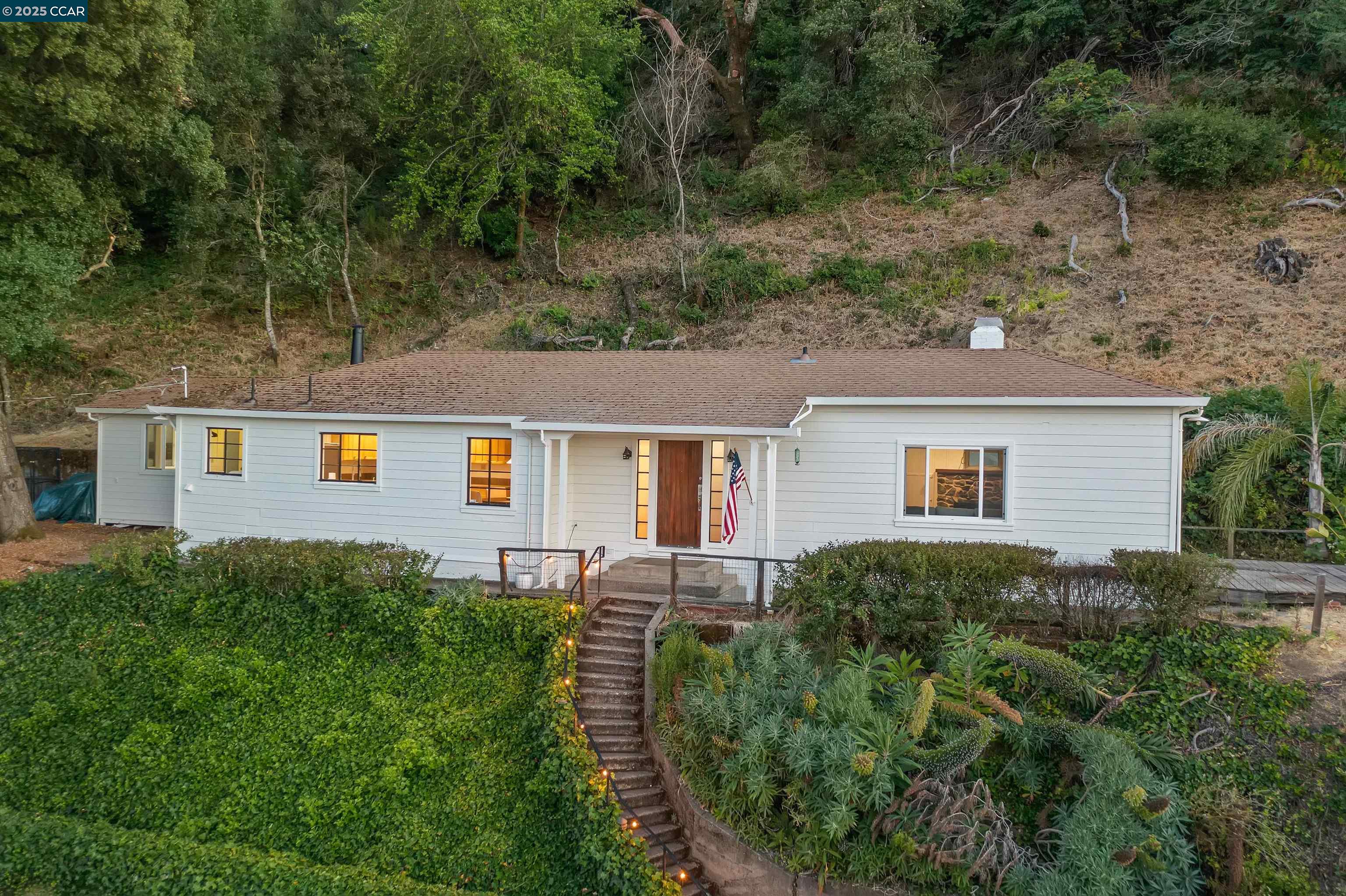 Detail Gallery Image 58 of 59 For 85 La Encinal, Orinda,  CA 94563 - 2 Beds | 1/1 Baths