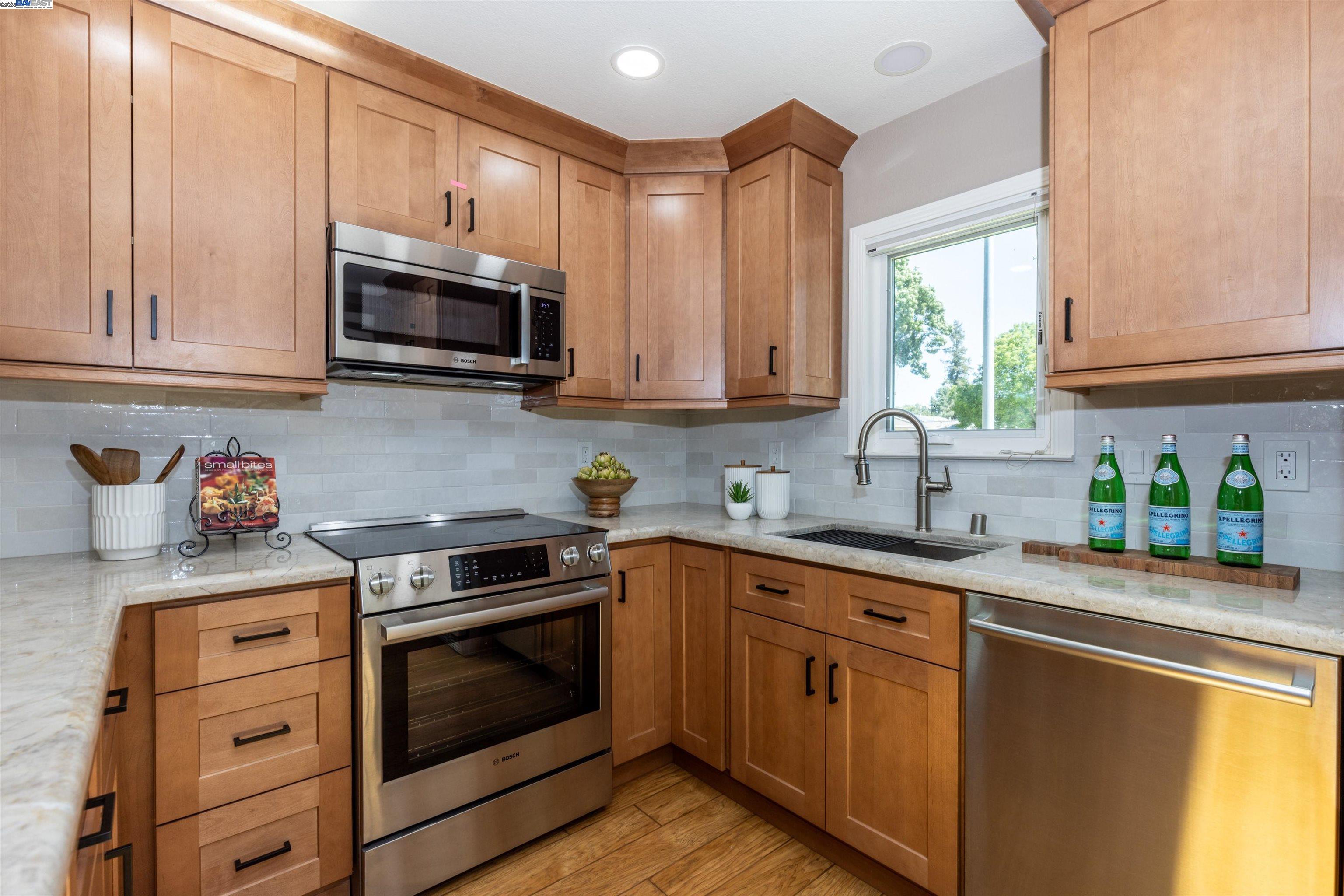 Detail Gallery Image 4 of 46 For 168 Tamalpais Ave, Livermore,  CA 94551 - 3 Beds | 2 Baths