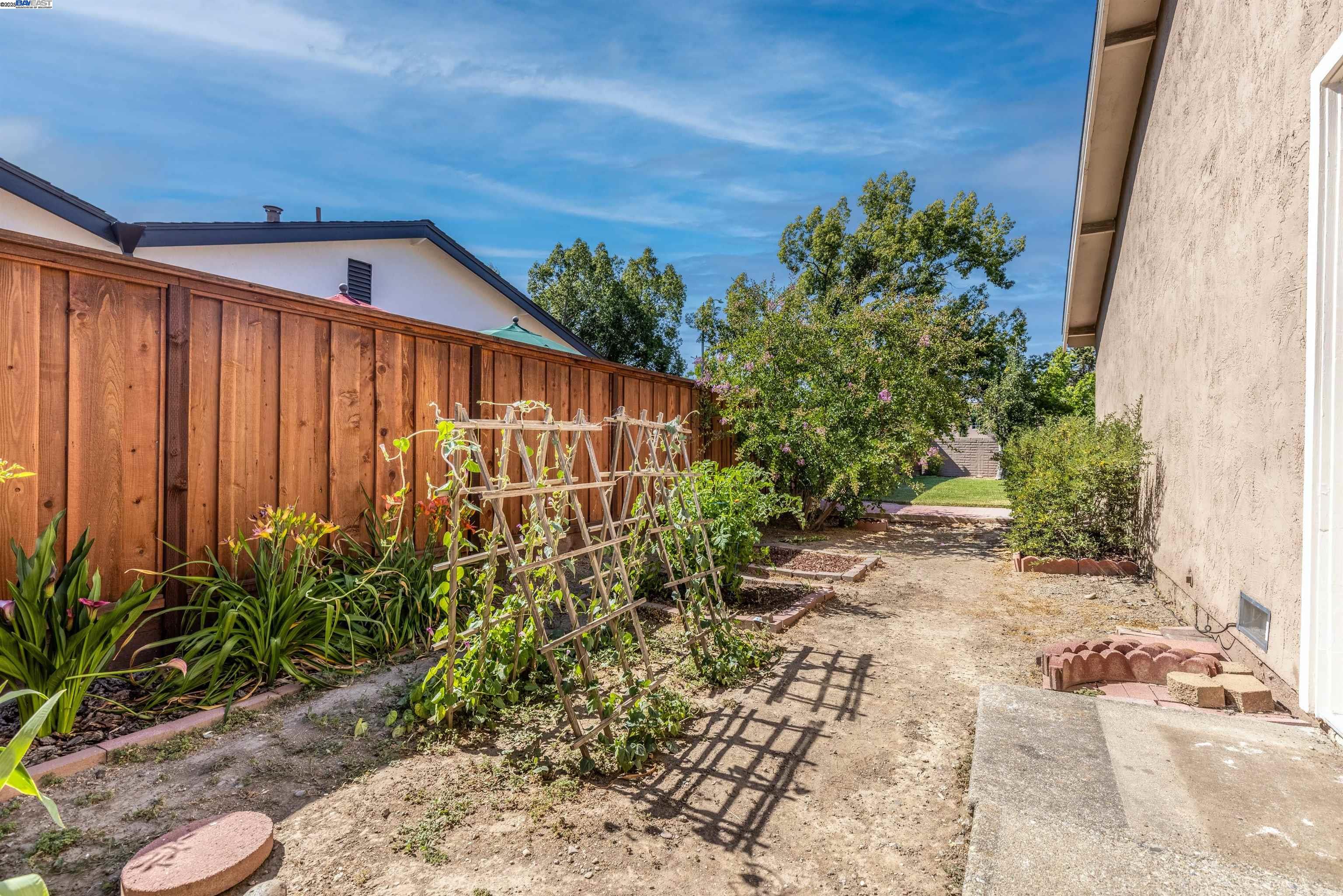 Detail Gallery Image 33 of 46 For 168 Tamalpais Ave, Livermore,  CA 94551 - 3 Beds | 2 Baths
