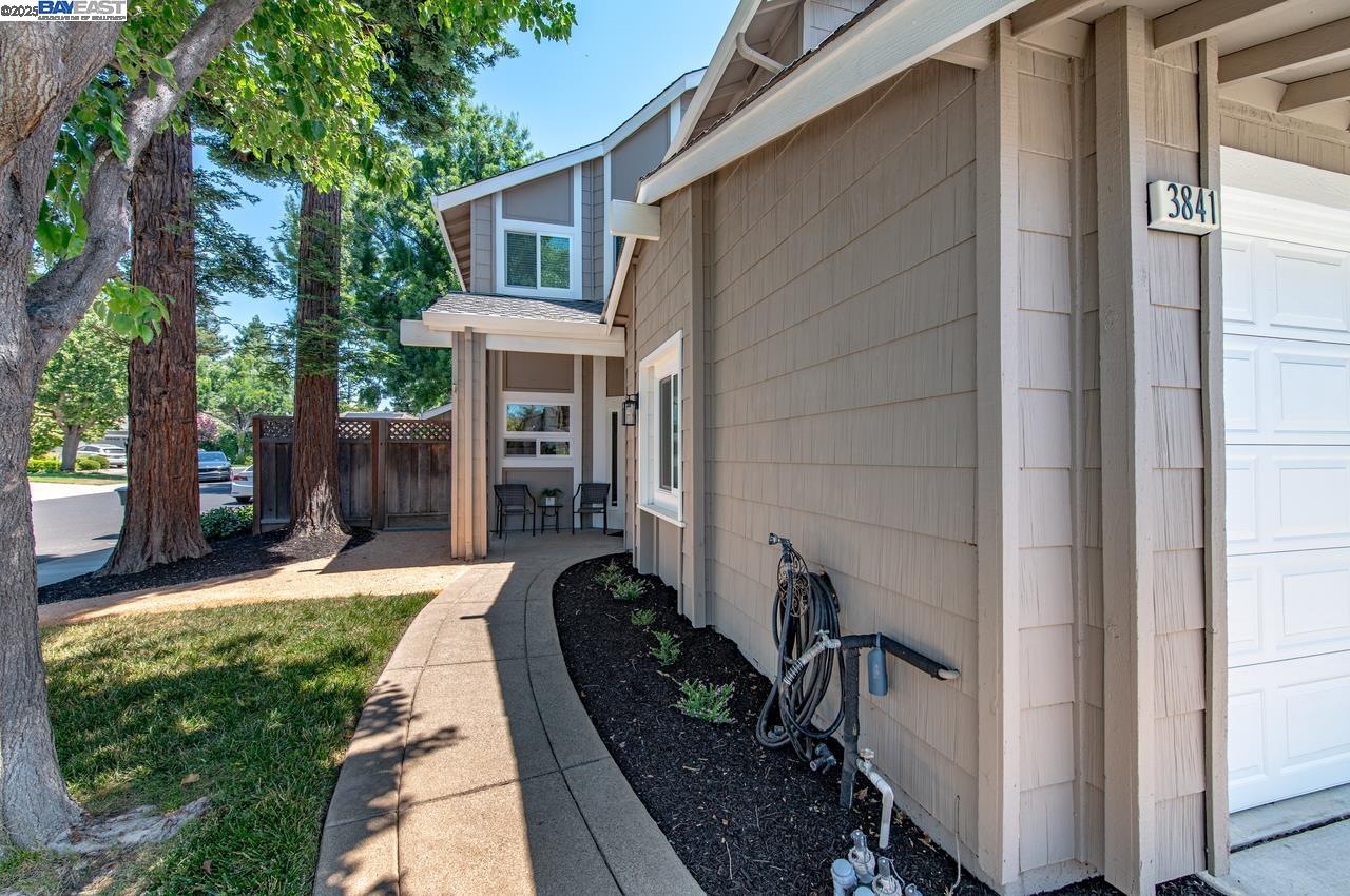 Detail Gallery Image 2 of 40 For 3841 Kamp Dr, Pleasanton,  CA 94588 - 4 Beds | 3 Baths
