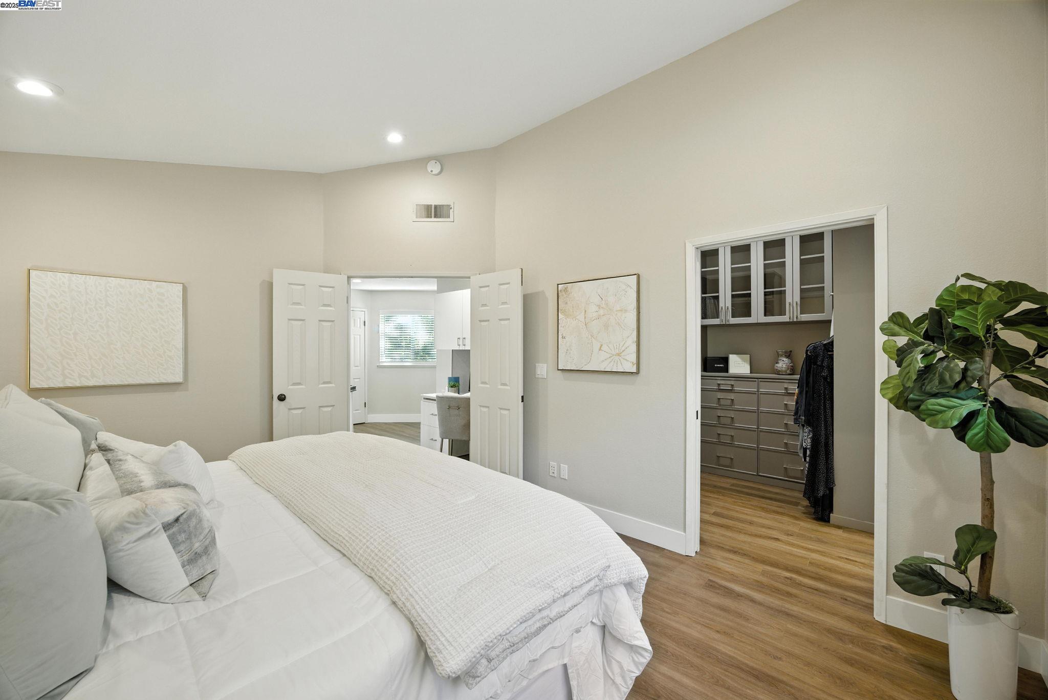Detail Gallery Image 13 of 40 For 3841 Kamp Dr, Pleasanton,  CA 94588 - 4 Beds | 3 Baths