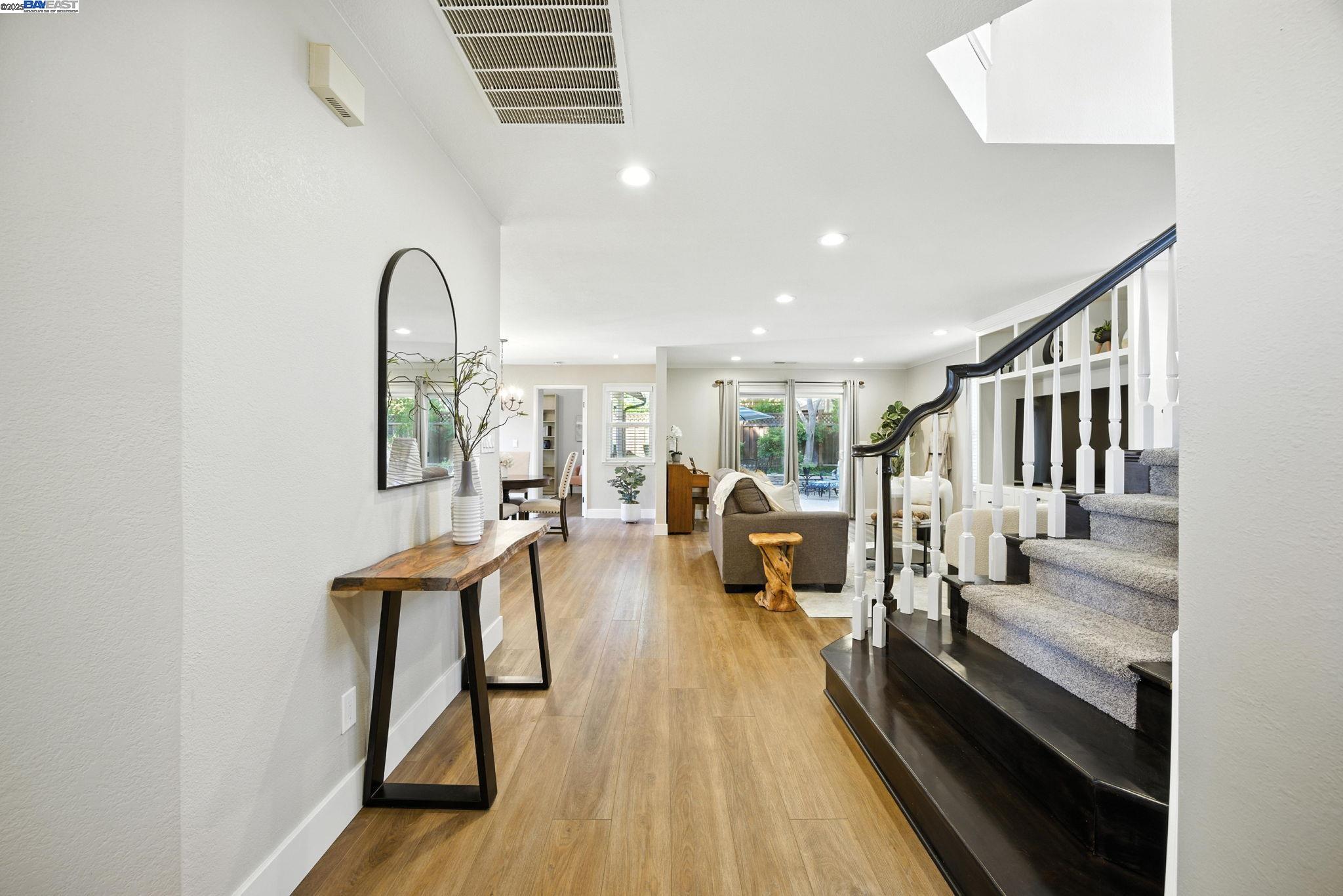 Detail Gallery Image 4 of 40 For 3841 Kamp Dr, Pleasanton,  CA 94588 - 4 Beds | 3 Baths