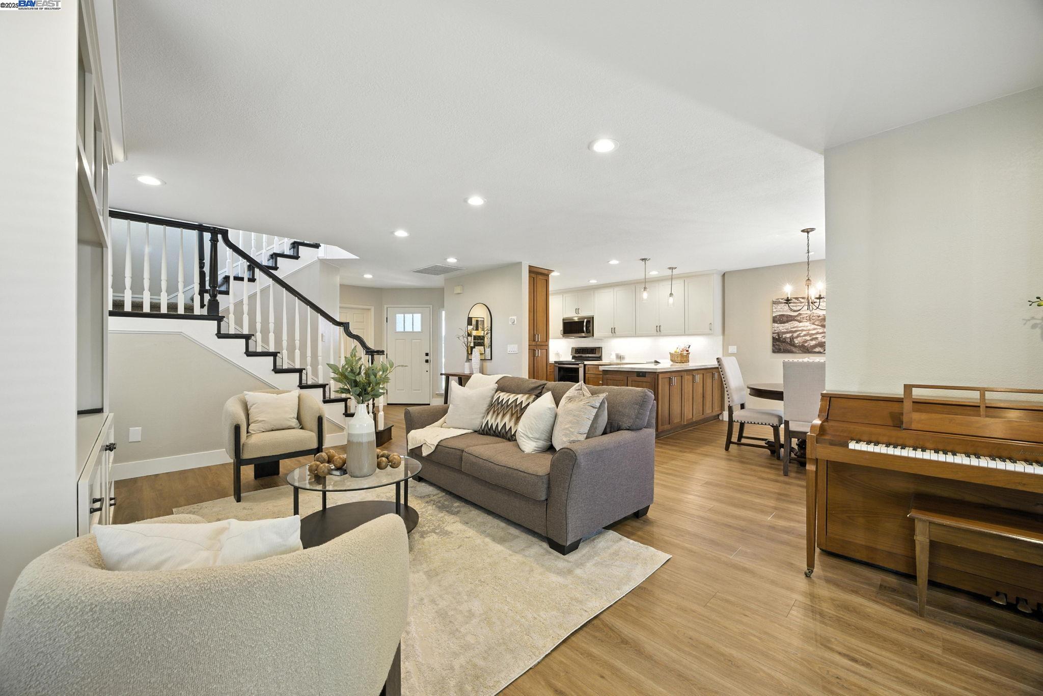 Detail Gallery Image 7 of 40 For 3841 Kamp Dr, Pleasanton,  CA 94588 - 4 Beds | 3 Baths