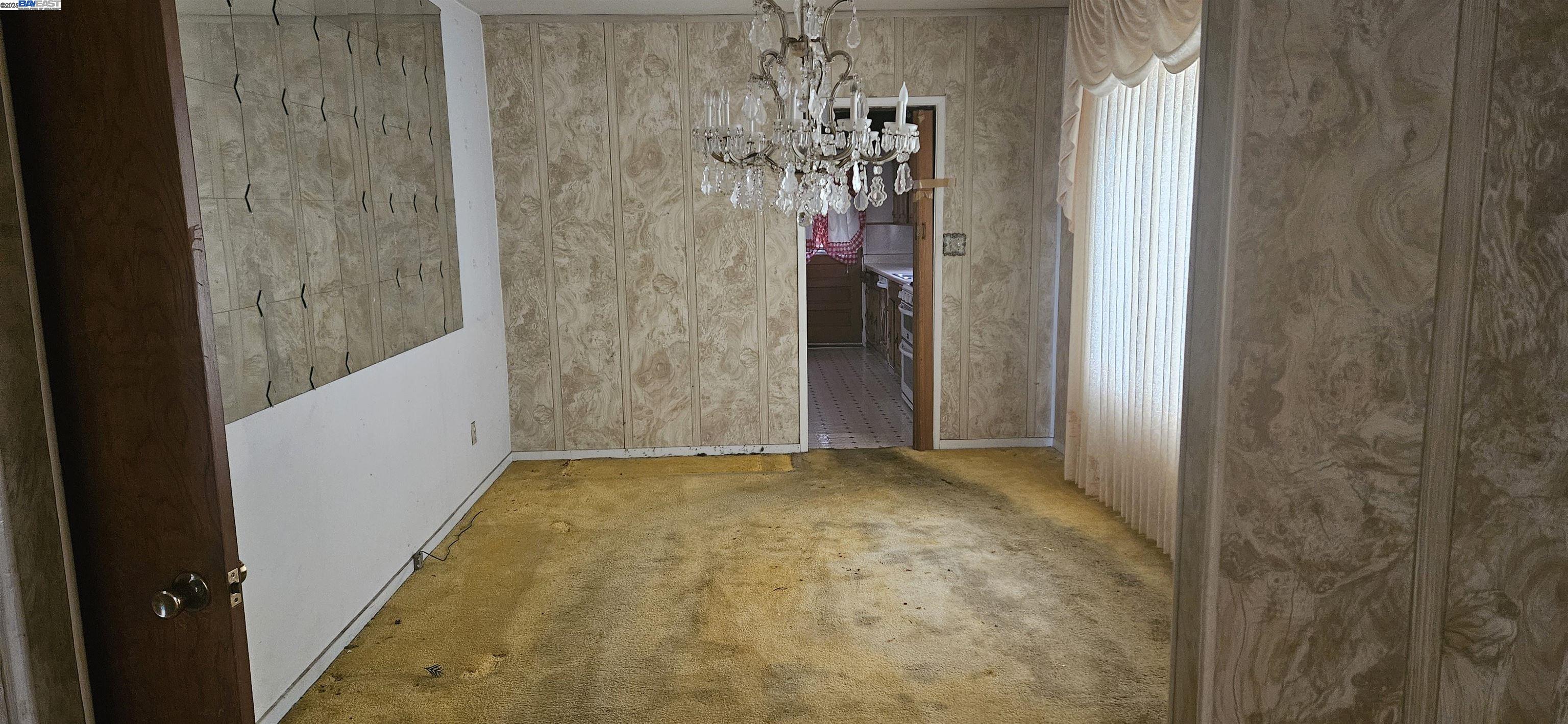 Detail Gallery Image 8 of 14 For 80th Ave, Oakland,  CA 94621 - 3 Beds | 2/1 Baths