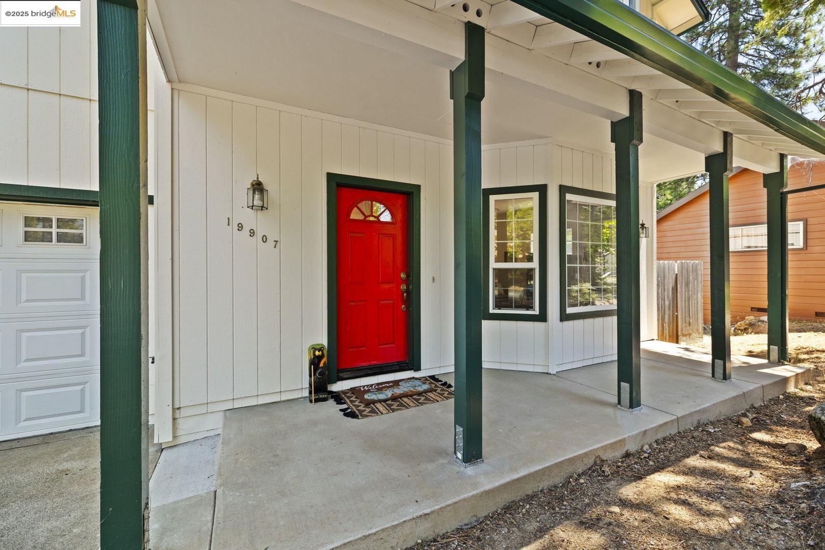Detail Gallery Image 2 of 30 For 19907 Middle Camp Sugarpine Rd, Twain Harte,  CA 95383 - 3 Beds | 2/1 Baths