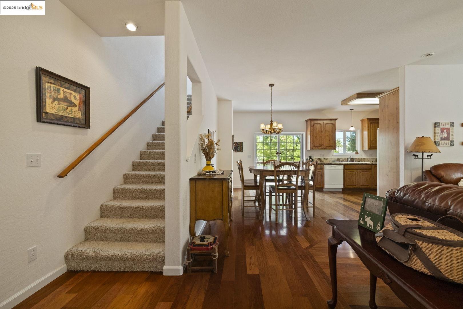 Detail Gallery Image 3 of 30 For 19907 Middle Camp Sugarpine Rd, Twain Harte,  CA 95383 - 3 Beds | 2/1 Baths