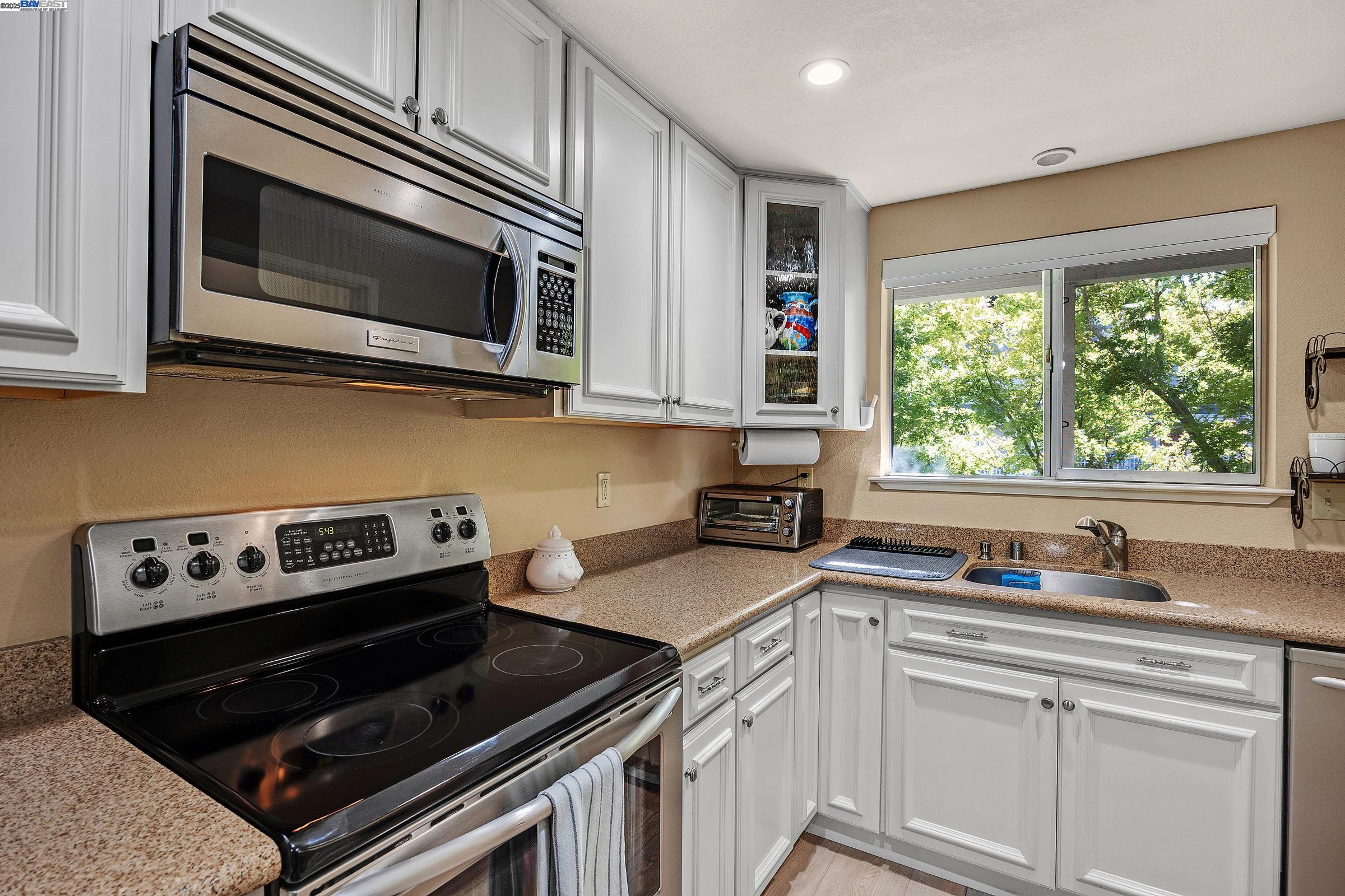 Photo #12: 41103612 Listing: Photo #12