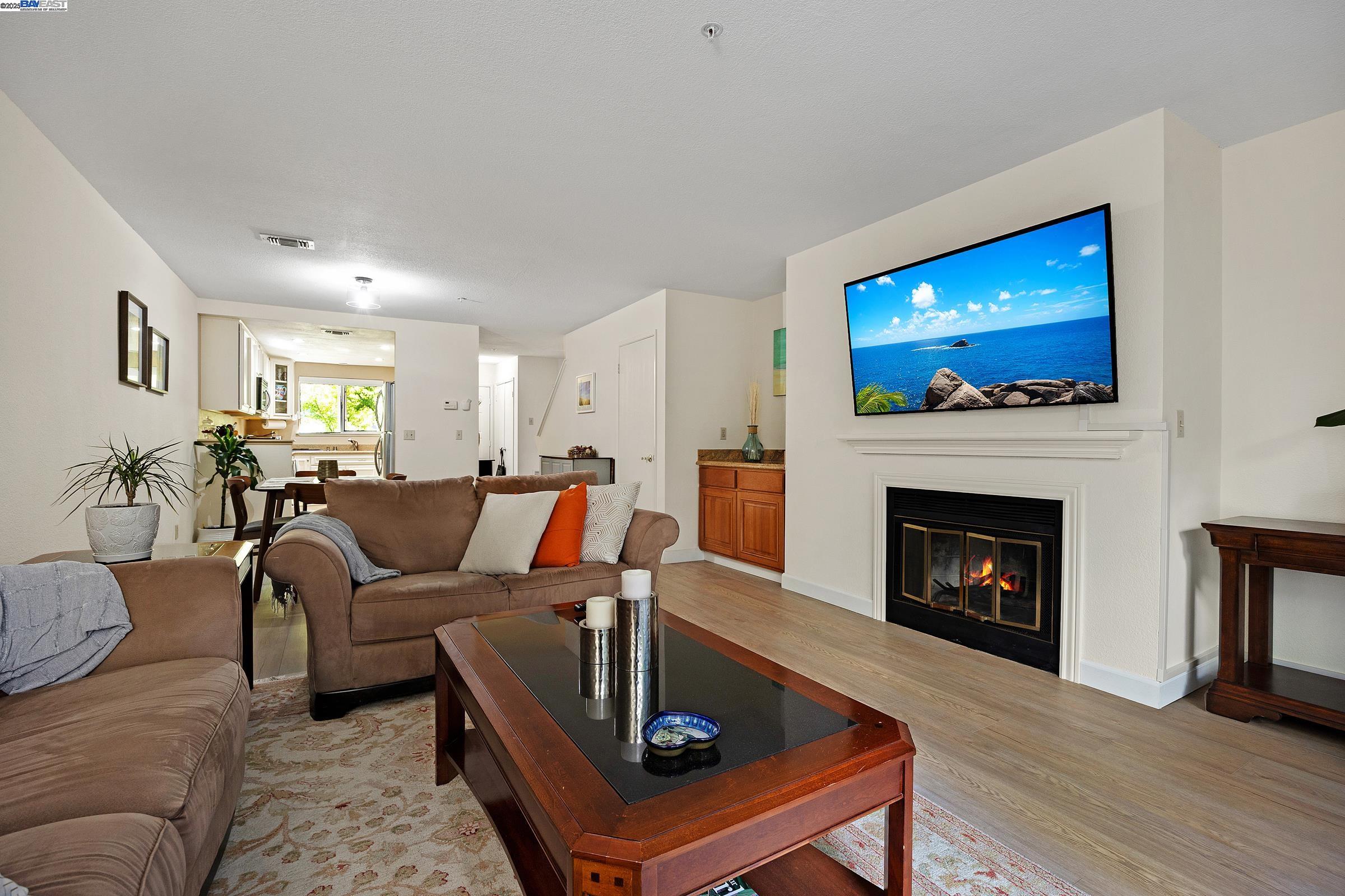 Photo #4: 41103612 Listing 