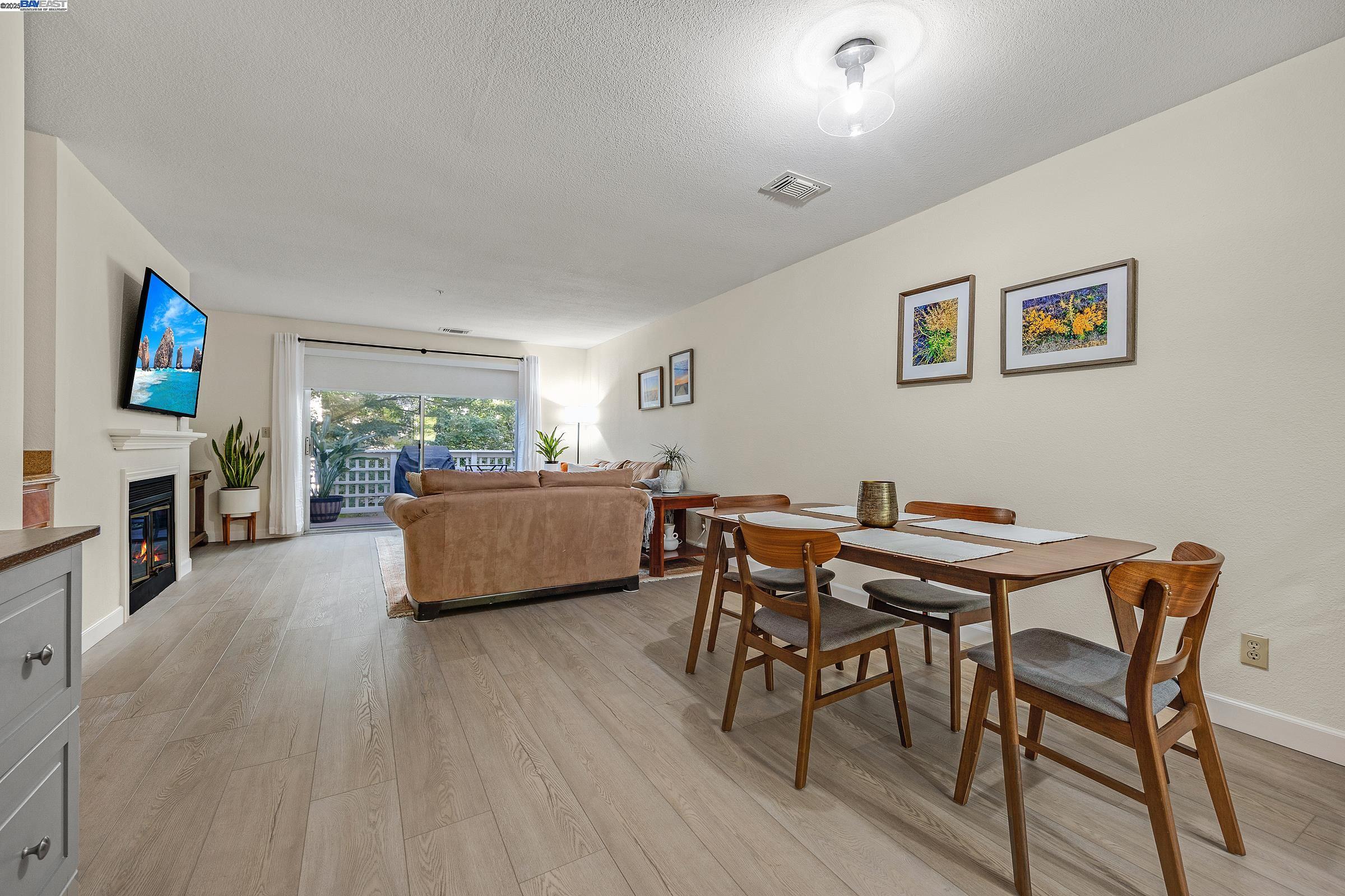 Photo #6: 41103612 Listing 