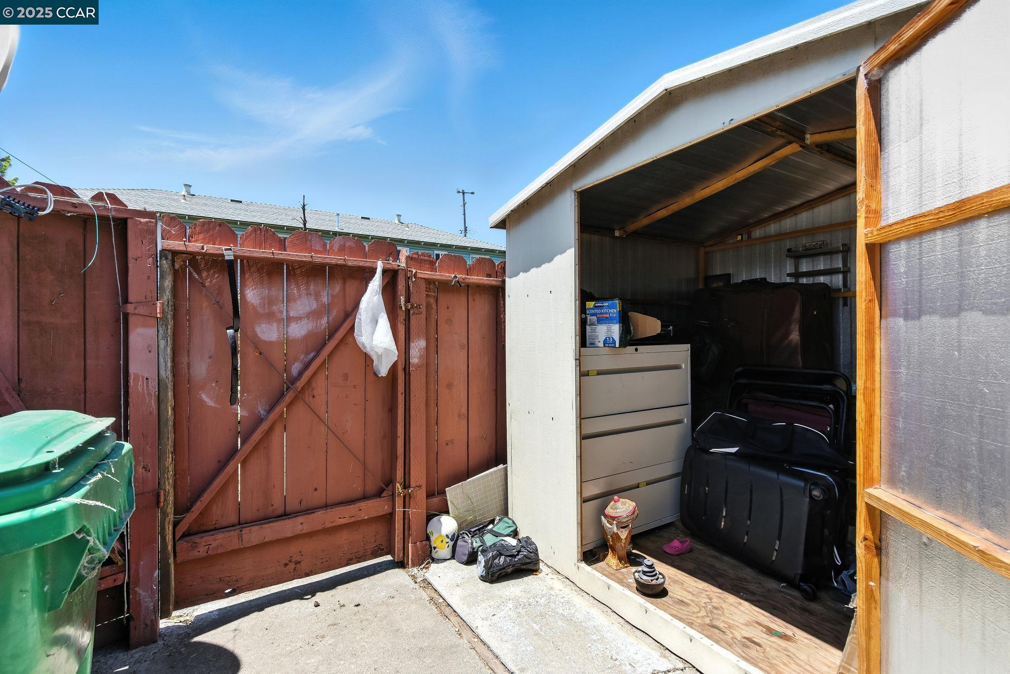 Detail Gallery Image 21 of 30 For 121 Collins Street, Richmond,  CA 94801 - 2 Beds | 1 Baths