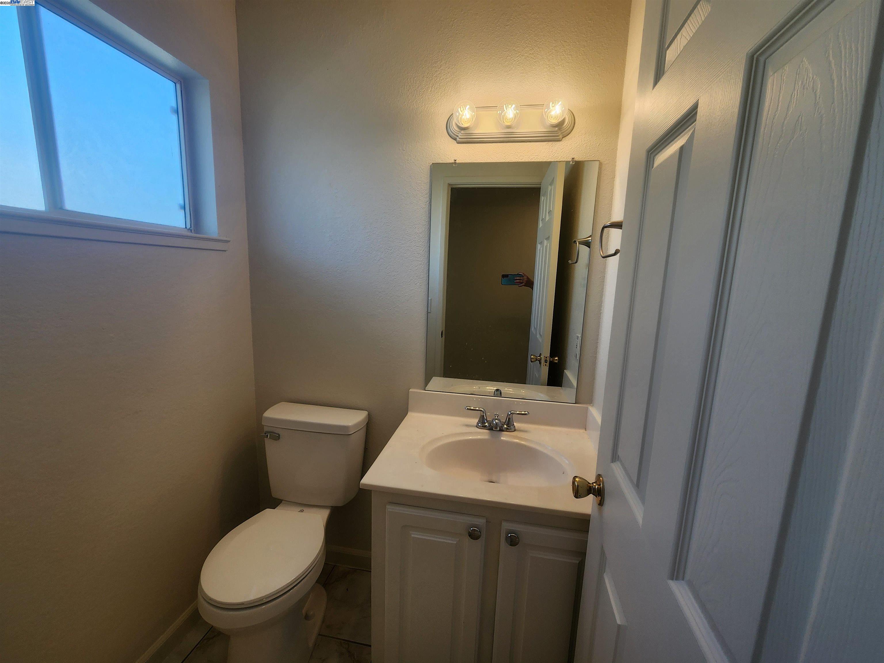 7536 Silvertree Ln, Dublin, California 94568, 2 Bedrooms Bedrooms, ,1 BathroomBathrooms,Residential Lease,For Rent,7536 Silvertree Ln,41103615
