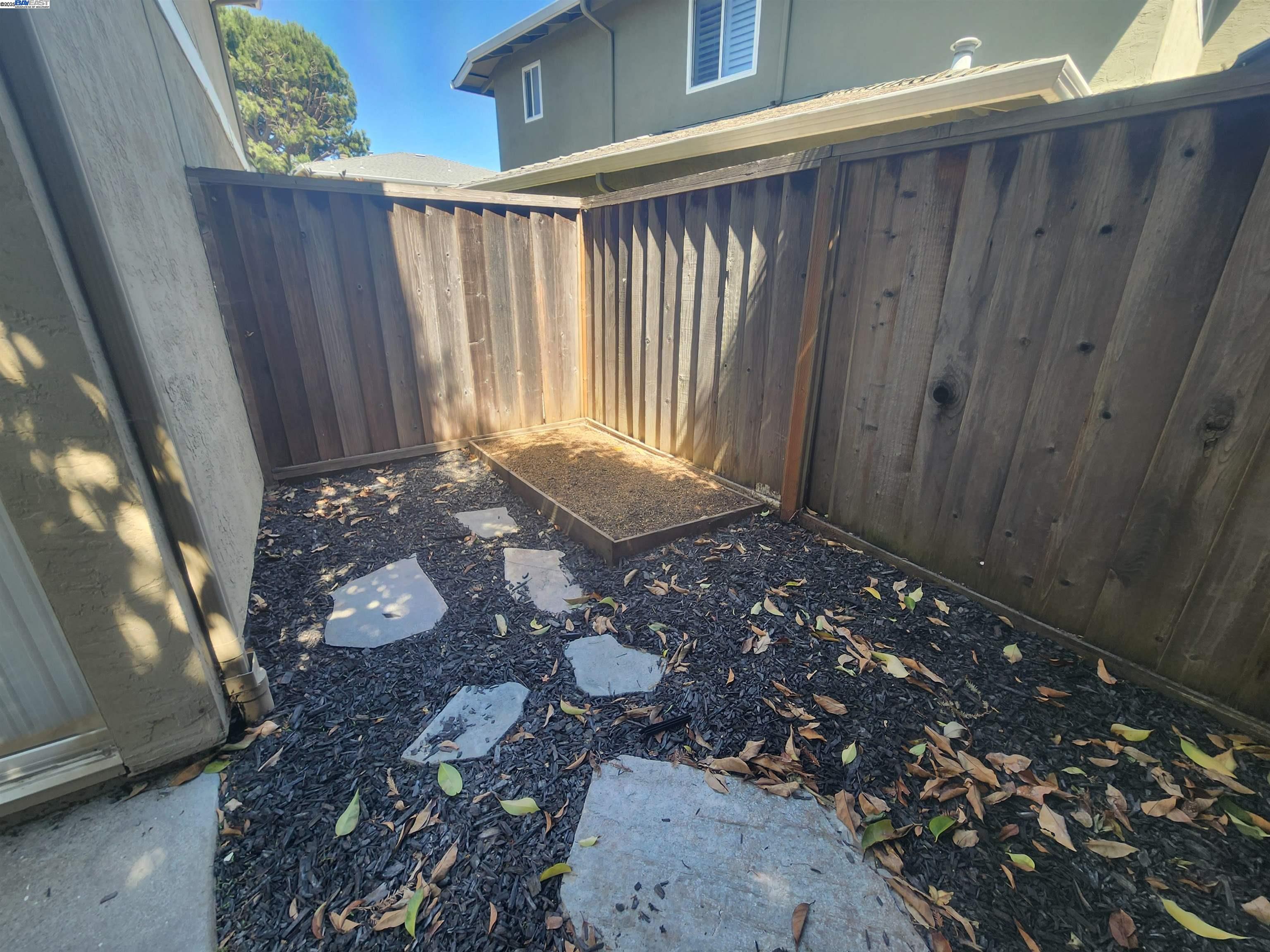 7536 Silvertree Ln, Dublin, California 94568, 2 Bedrooms Bedrooms, ,1 BathroomBathrooms,Residential Lease,For Rent,7536 Silvertree Ln,41103615