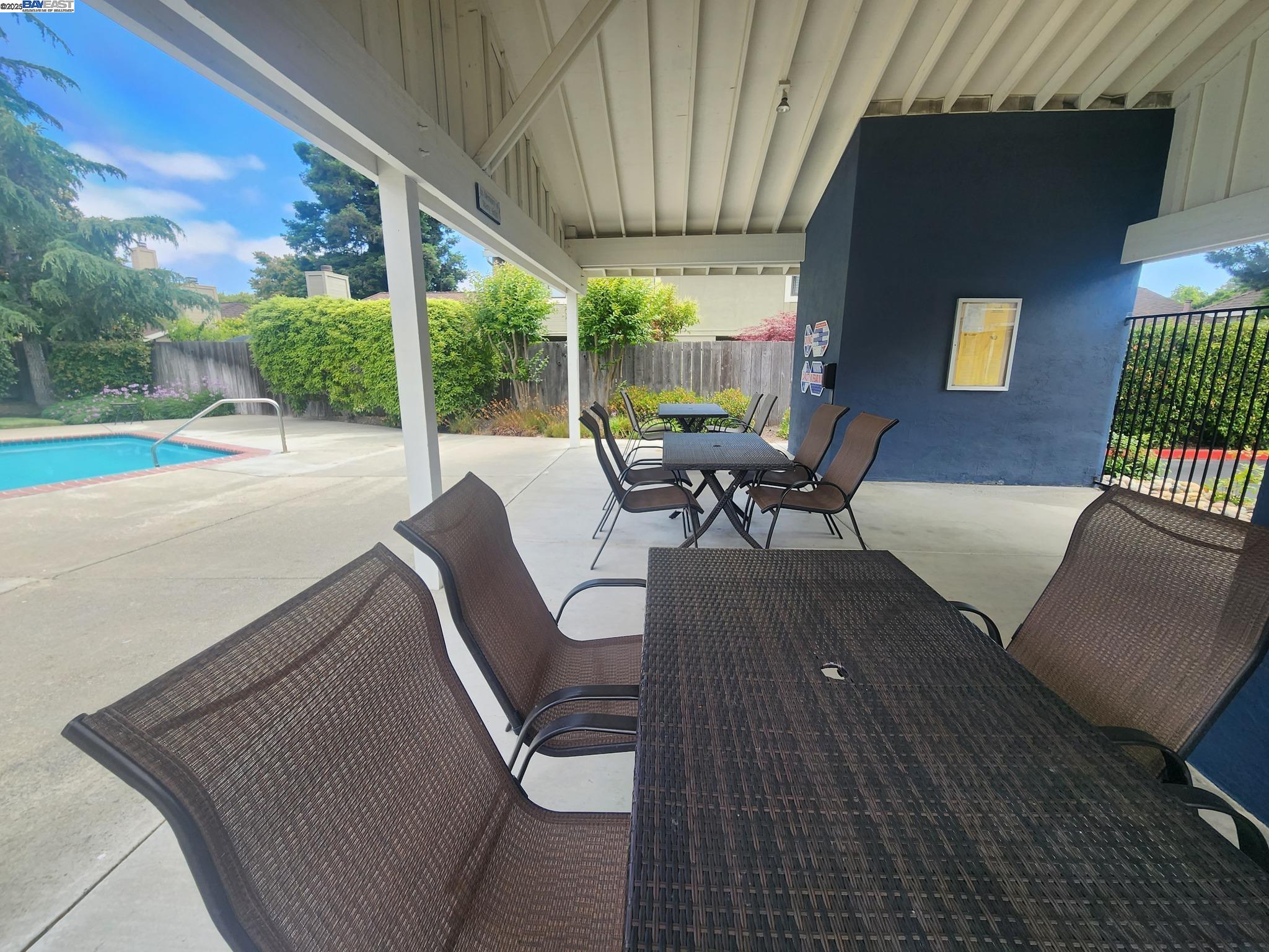 7536 Silvertree Ln, Dublin, California 94568, 2 Bedrooms Bedrooms, ,1 BathroomBathrooms,Residential Lease,For Rent,7536 Silvertree Ln,41103615