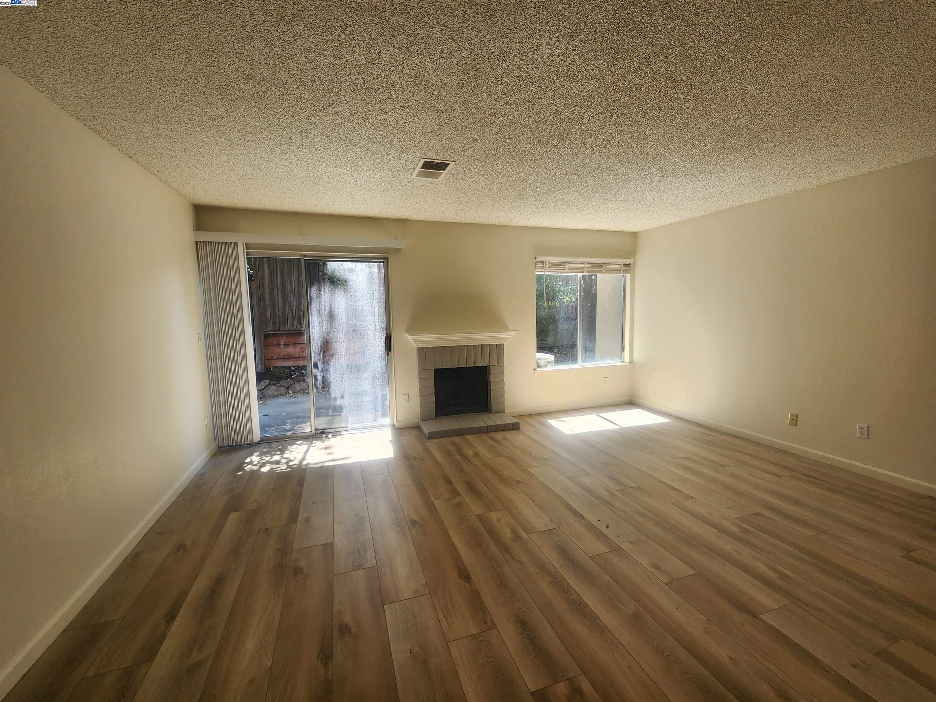 7536 Silvertree Ln, Dublin, California 94568, 2 Bedrooms Bedrooms, ,1 BathroomBathrooms,Residential Lease,For Rent,7536 Silvertree Ln,41103615