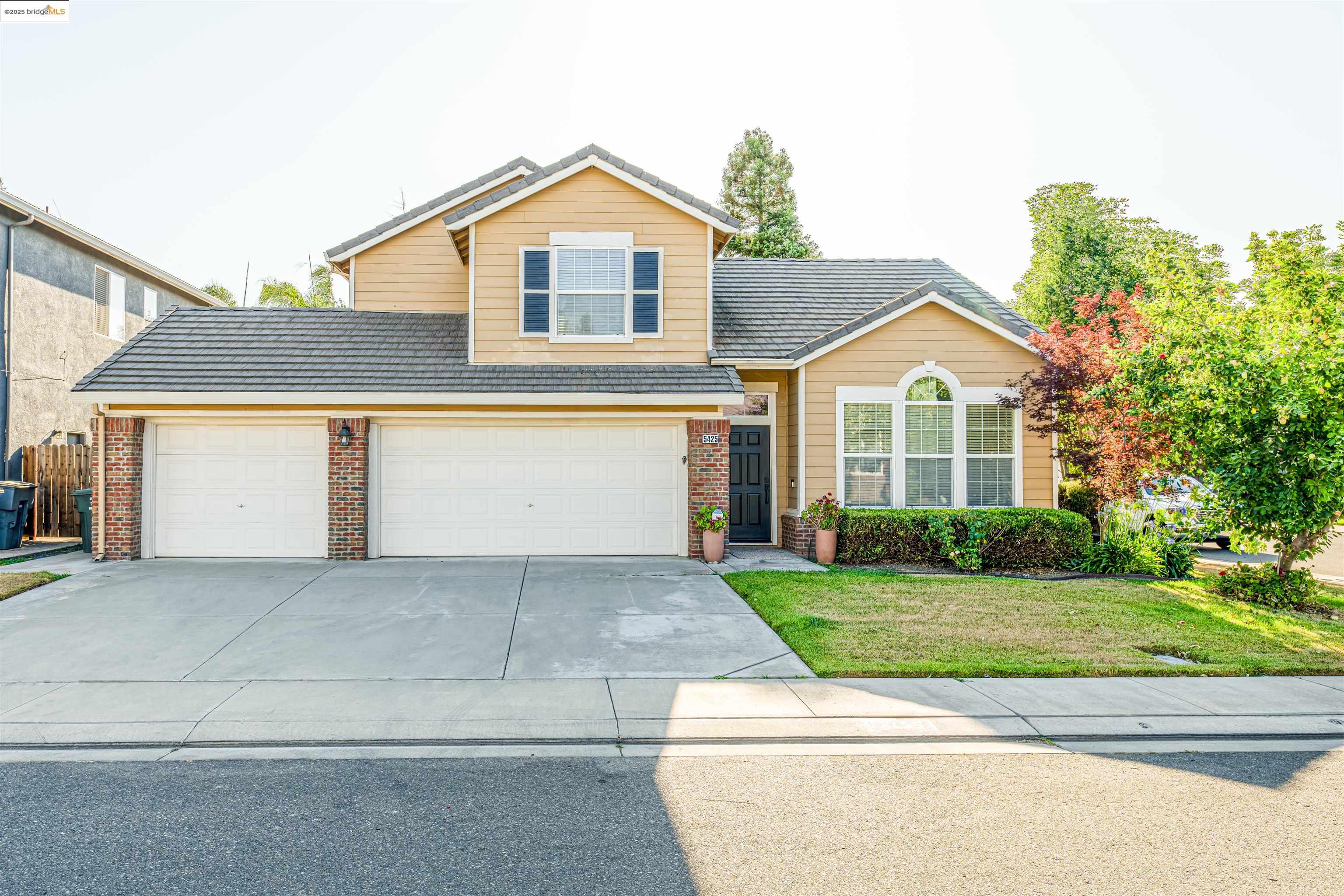 Detail Gallery Image 1 of 1 For 5425 Spur St, Riverbank,  CA 95367-9440 - 4 Beds | 3 Baths