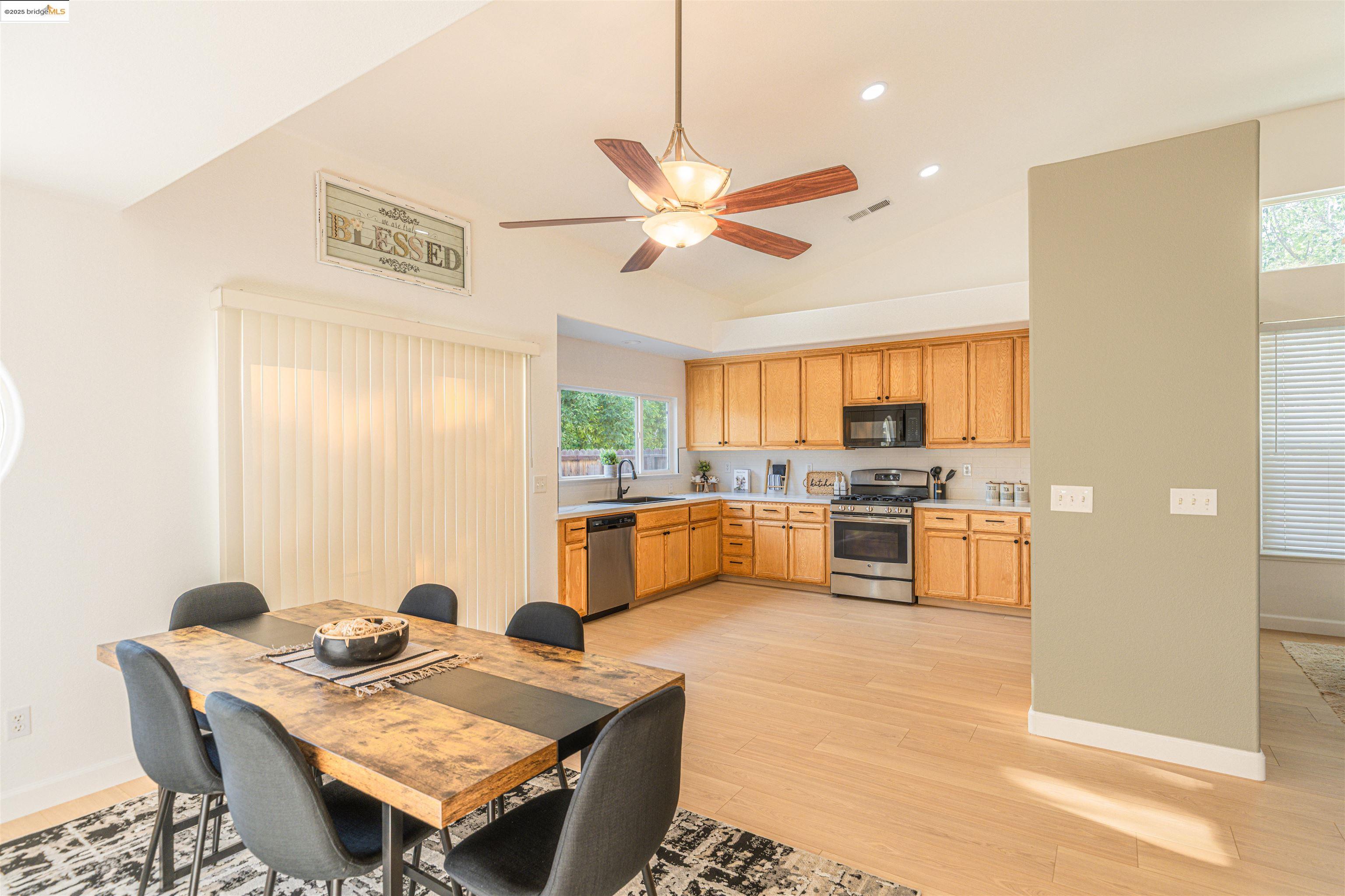 Detail Gallery Image 11 of 31 For 5425 Spur St, Riverbank,  CA 95367-9440 - 4 Beds | 3 Baths