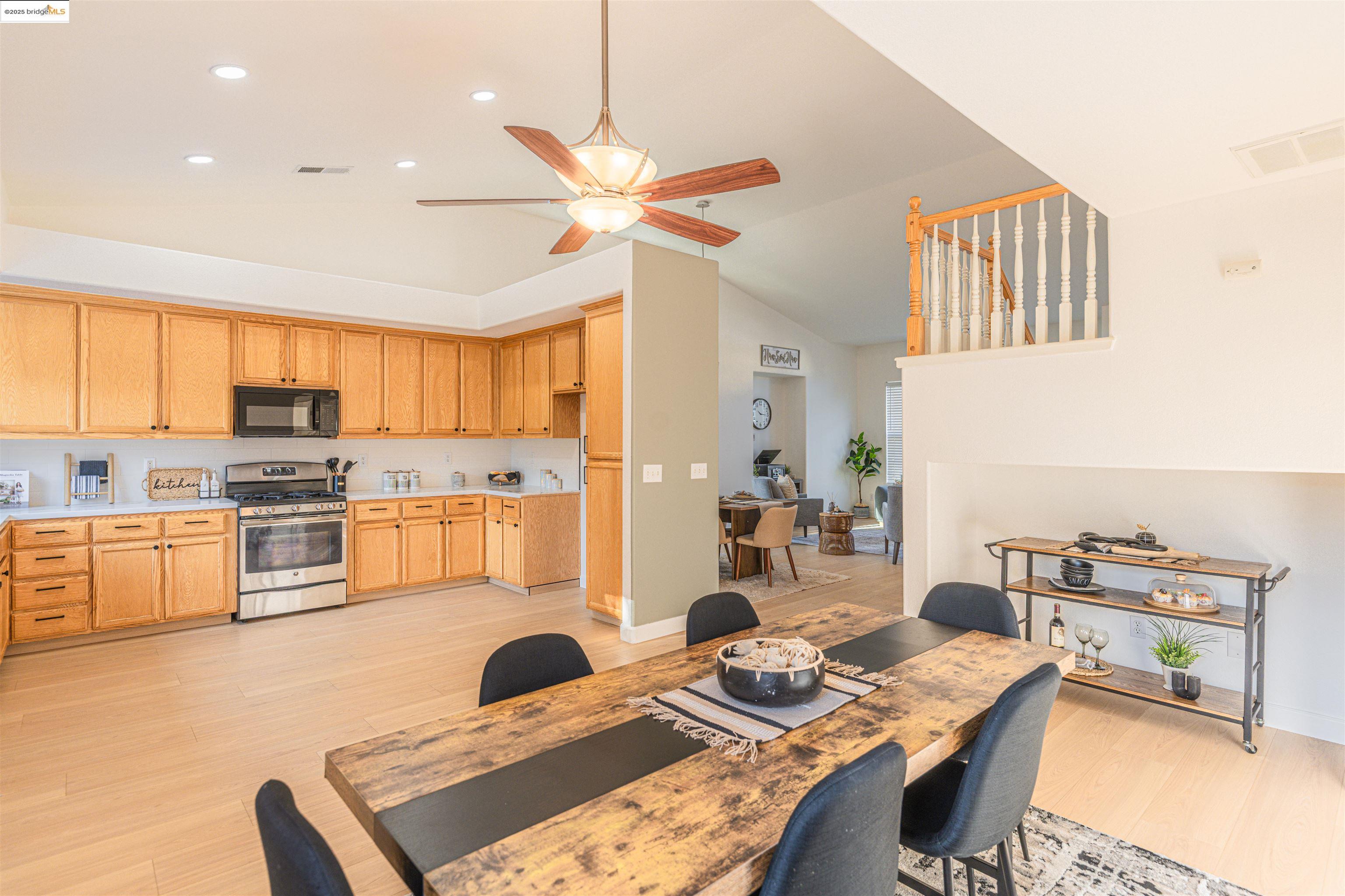 Detail Gallery Image 12 of 31 For 5425 Spur St, Riverbank,  CA 95367-9440 - 4 Beds | 3 Baths