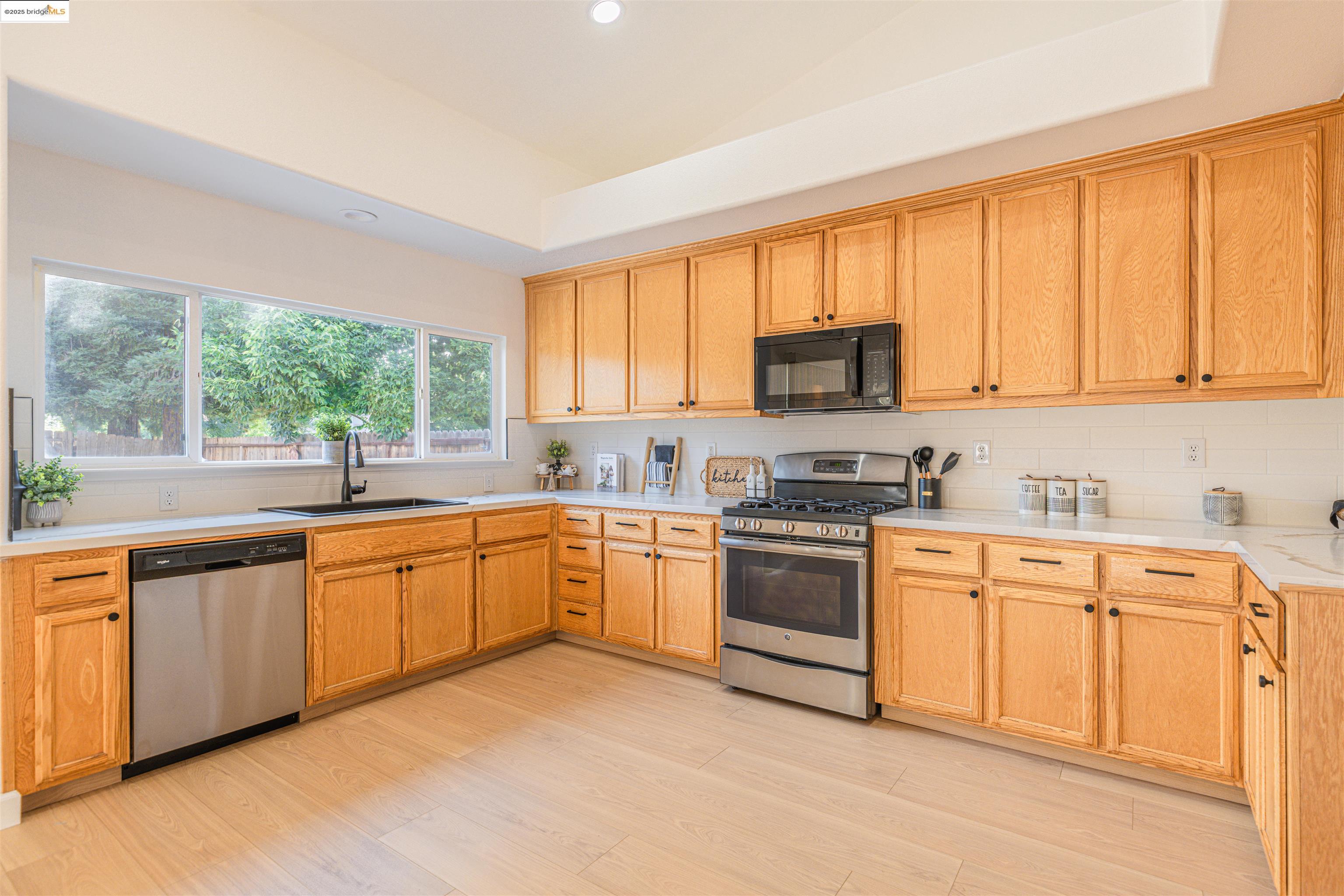 Detail Gallery Image 13 of 31 For 5425 Spur St, Riverbank,  CA 95367-9440 - 4 Beds | 3 Baths