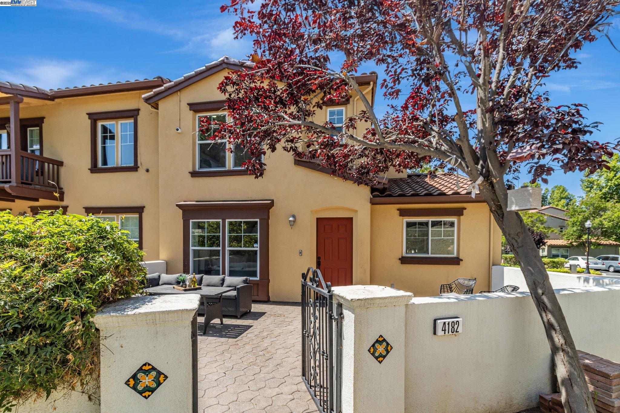 Detail Gallery Image 3 of 47 For 4182 Lautrec Dr, San Jose,  CA 95135 - 3 Beds | 2/1 Baths
