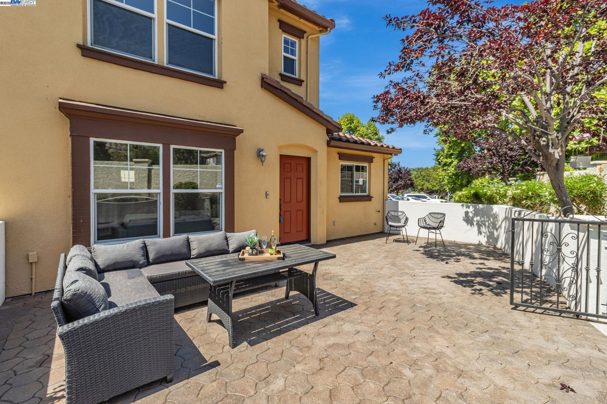 Detail Gallery Image 4 of 47 For 4182 Lautrec Dr, San Jose,  CA 95135 - 3 Beds | 2/1 Baths