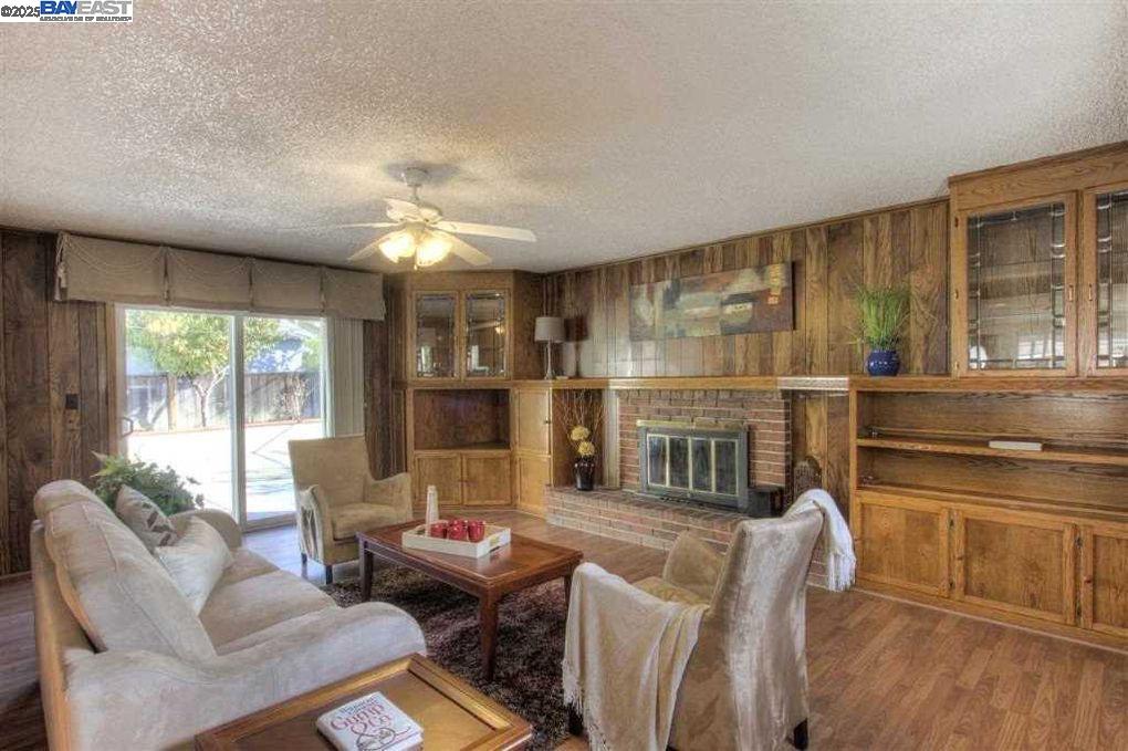 Detail Gallery Image 11 of 18 For 4720 Selkirk St, Fremont,  CA 94538 - 3 Beds | 2 Baths