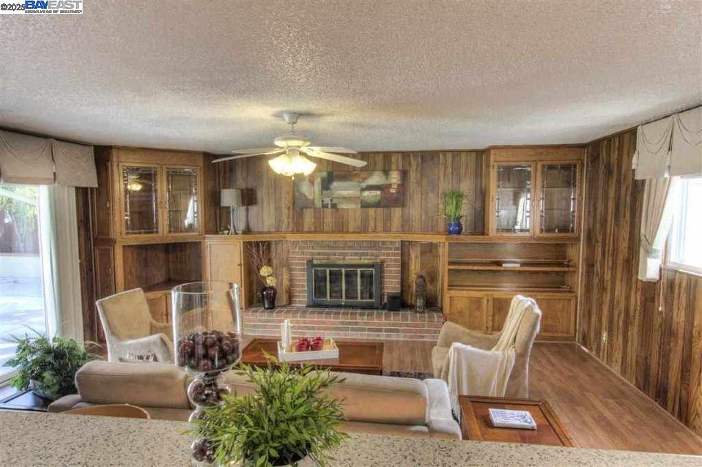 Detail Gallery Image 8 of 18 For 4720 Selkirk St, Fremont,  CA 94538 - 3 Beds | 2 Baths