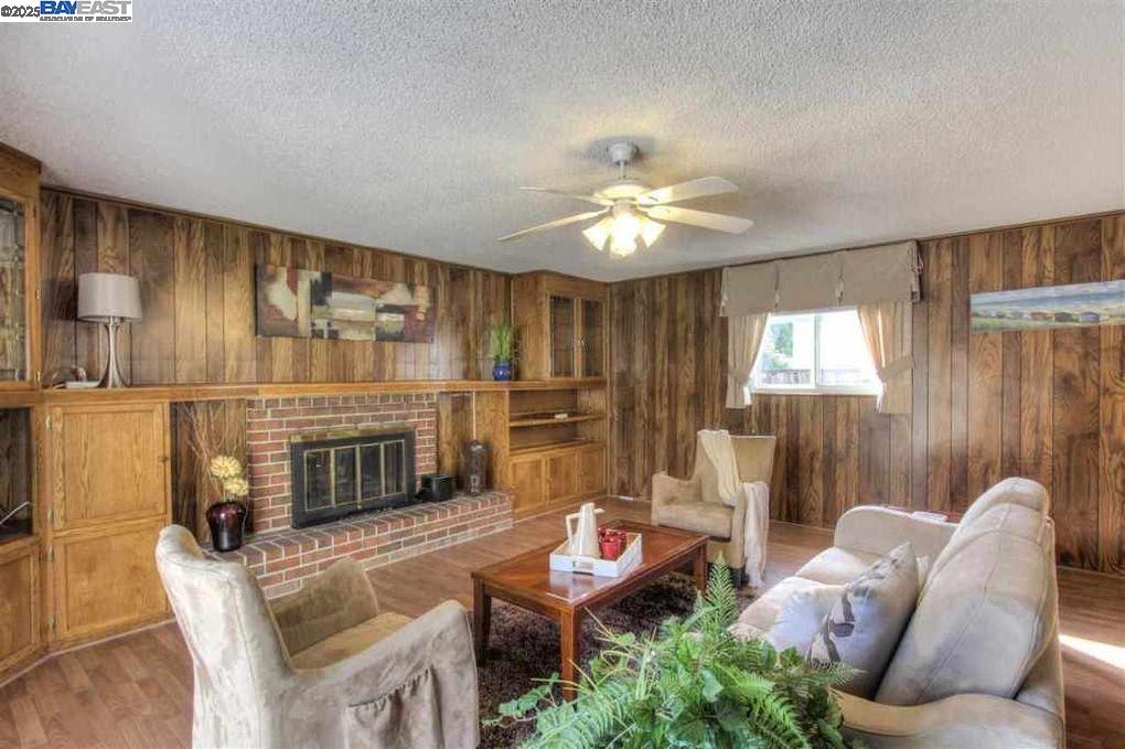 Detail Gallery Image 9 of 18 For 4720 Selkirk St, Fremont,  CA 94538 - 3 Beds | 2 Baths
