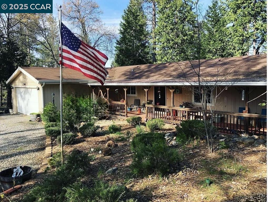 Detail Gallery Image 1 of 16 For 19010 Potteroff Road, Mokelumne Hill,  CA 95245 - 3 Beds | 2 Baths