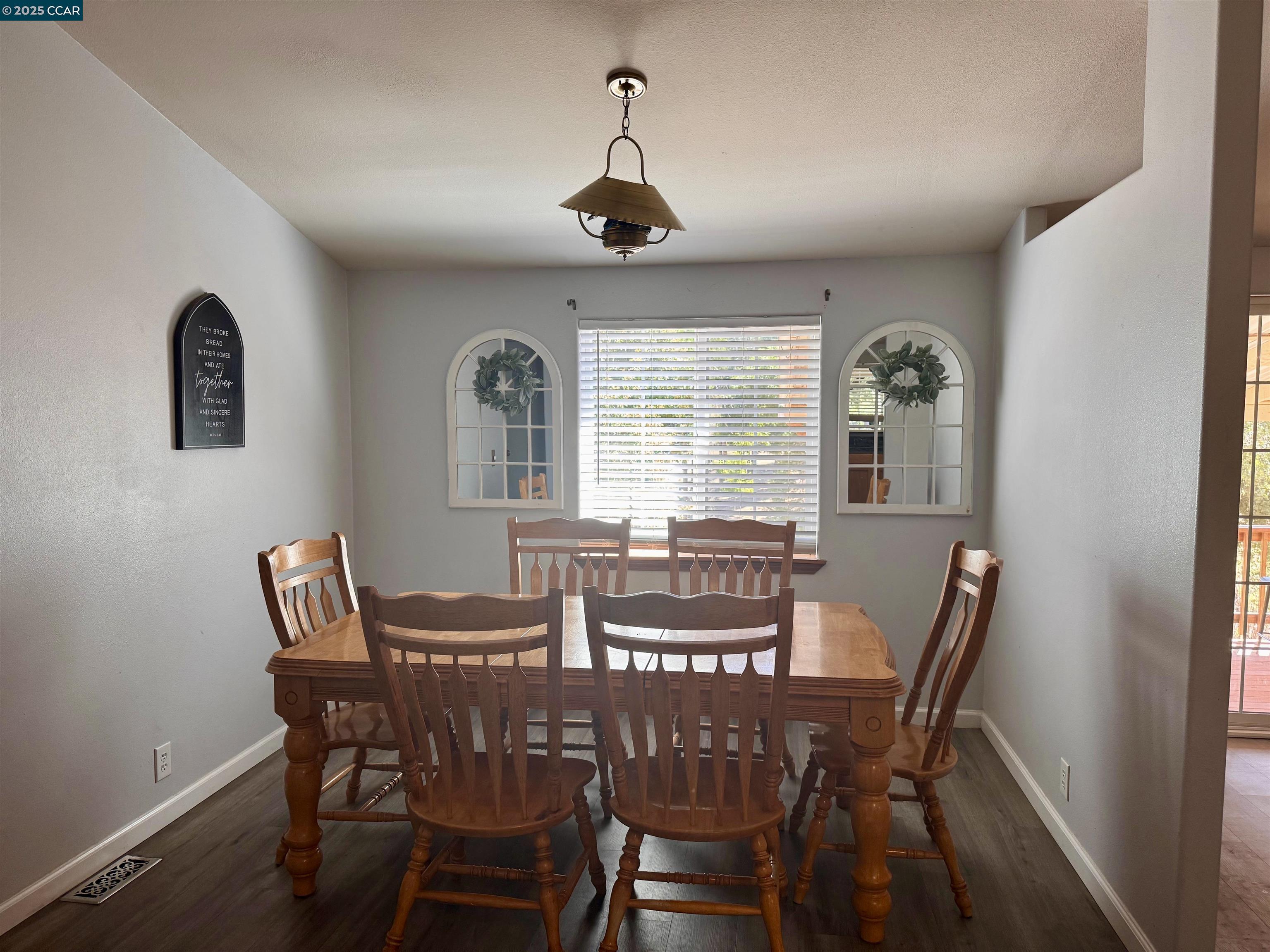 Detail Gallery Image 5 of 16 For 19010 Potteroff Road, Mokelumne Hill,  CA 95245 - 3 Beds | 2 Baths