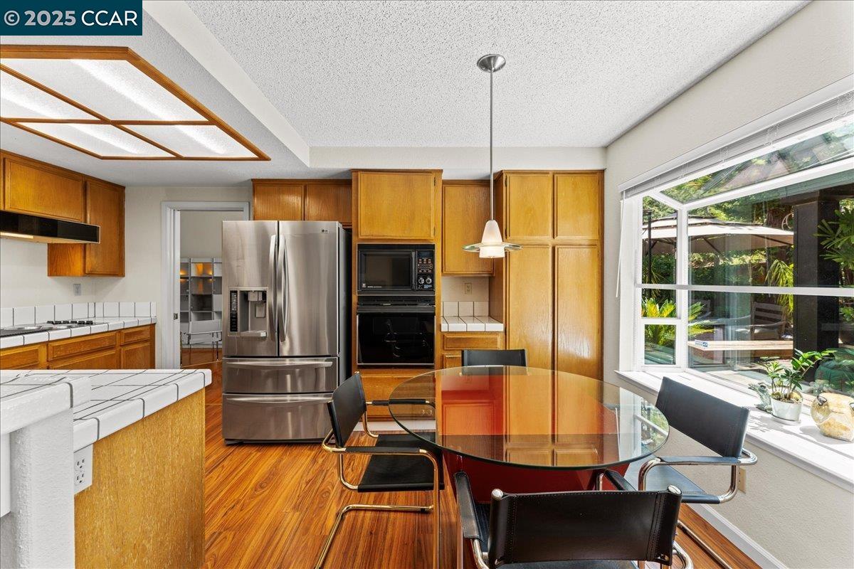 Detail Gallery Image 14 of 48 For 5378 Conestoga Way, El Sobrante,  CA 94803 - 4 Beds | 3 Baths
