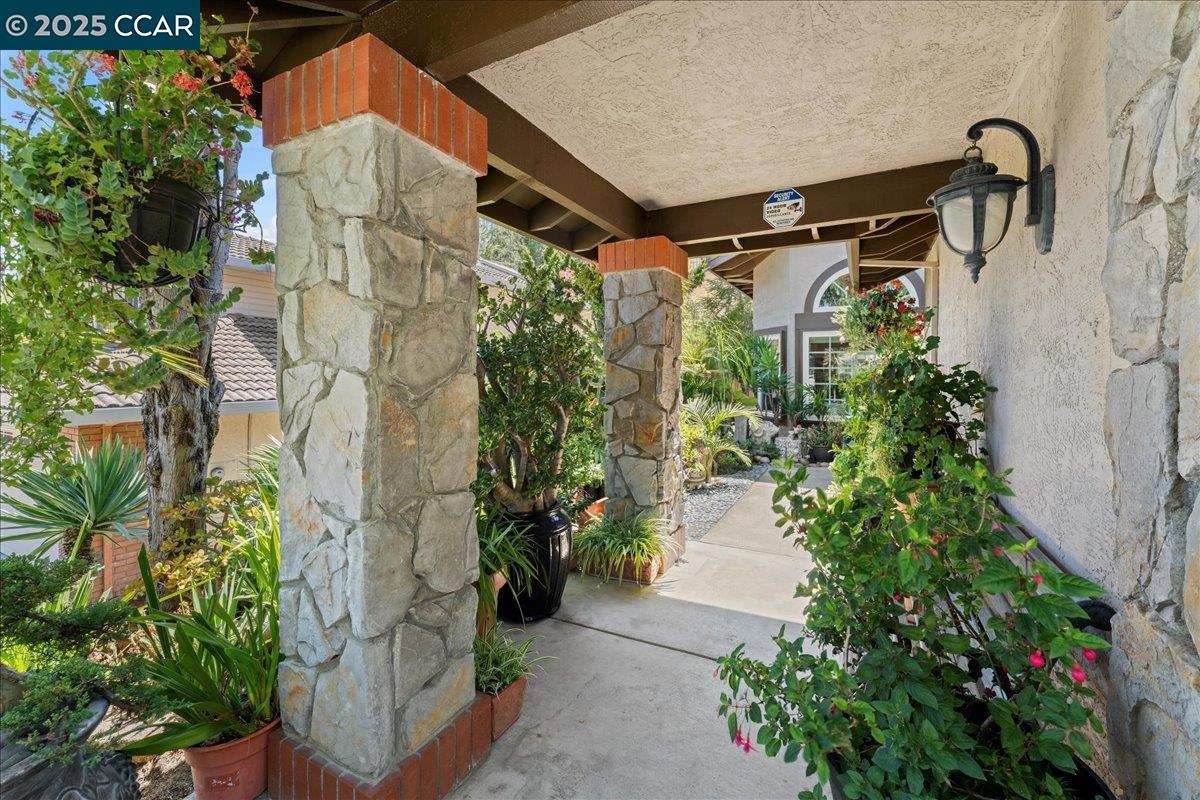 Detail Gallery Image 7 of 48 For 5378 Conestoga Way, El Sobrante,  CA 94803 - 4 Beds | 3 Baths